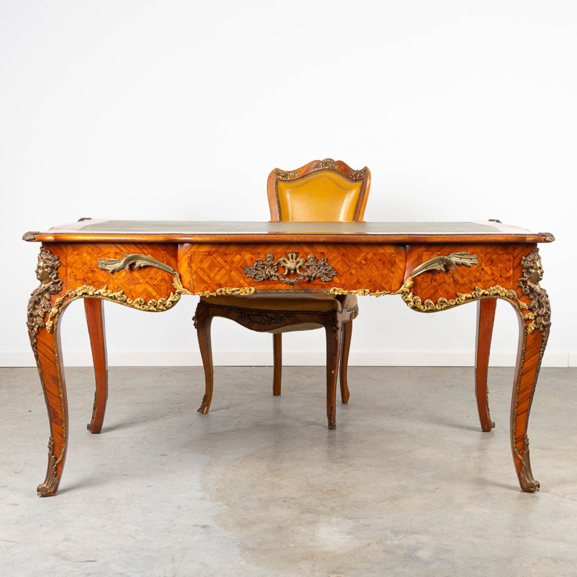 A desk and chair, mounted with bronze in Louis XV style and finished with marquetry bronze and leath - Image 3 of 18
