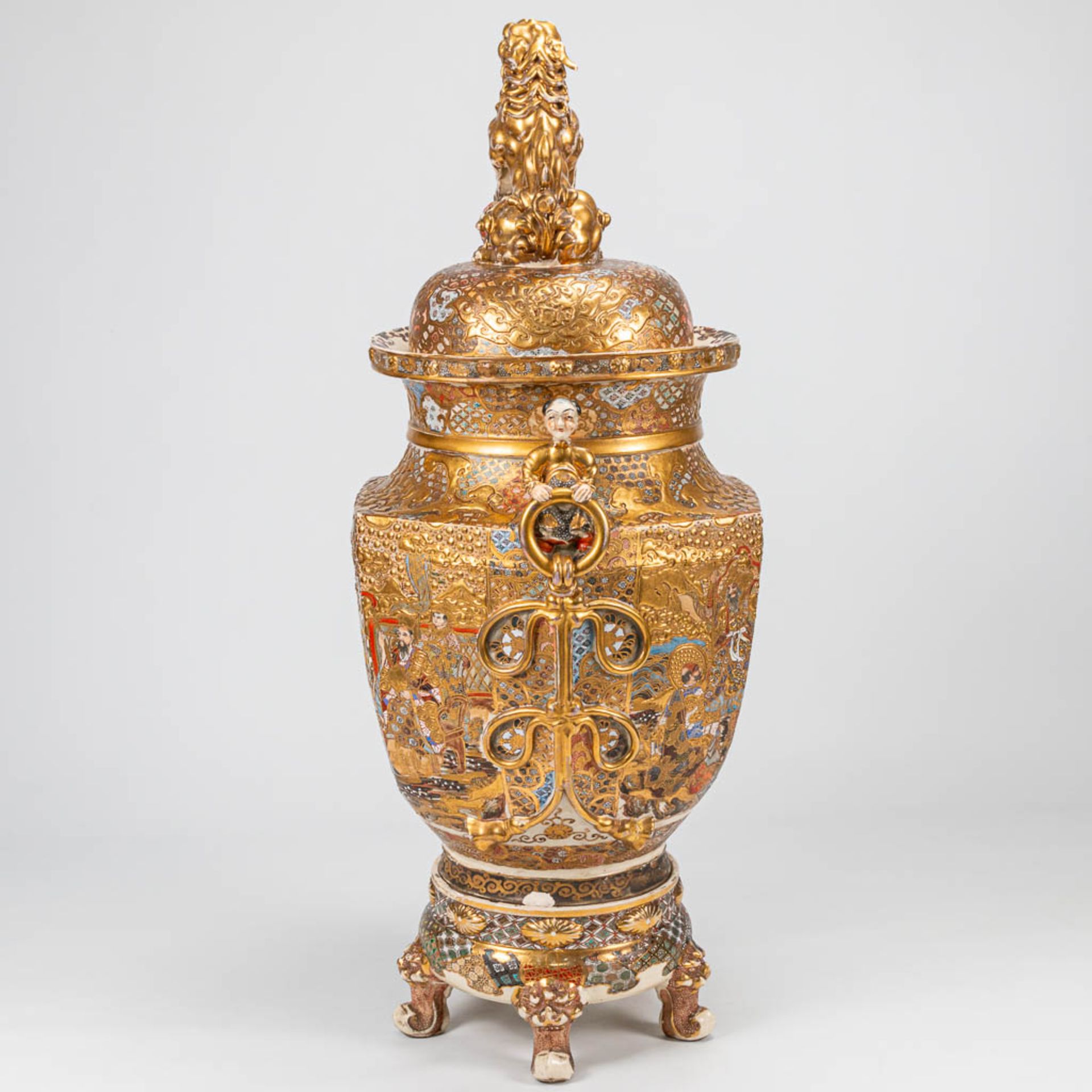 An exceptionally large Satsuma vase with lid on ceramic base, Emperor decor, Japan 19th century. - Image 2 of 31