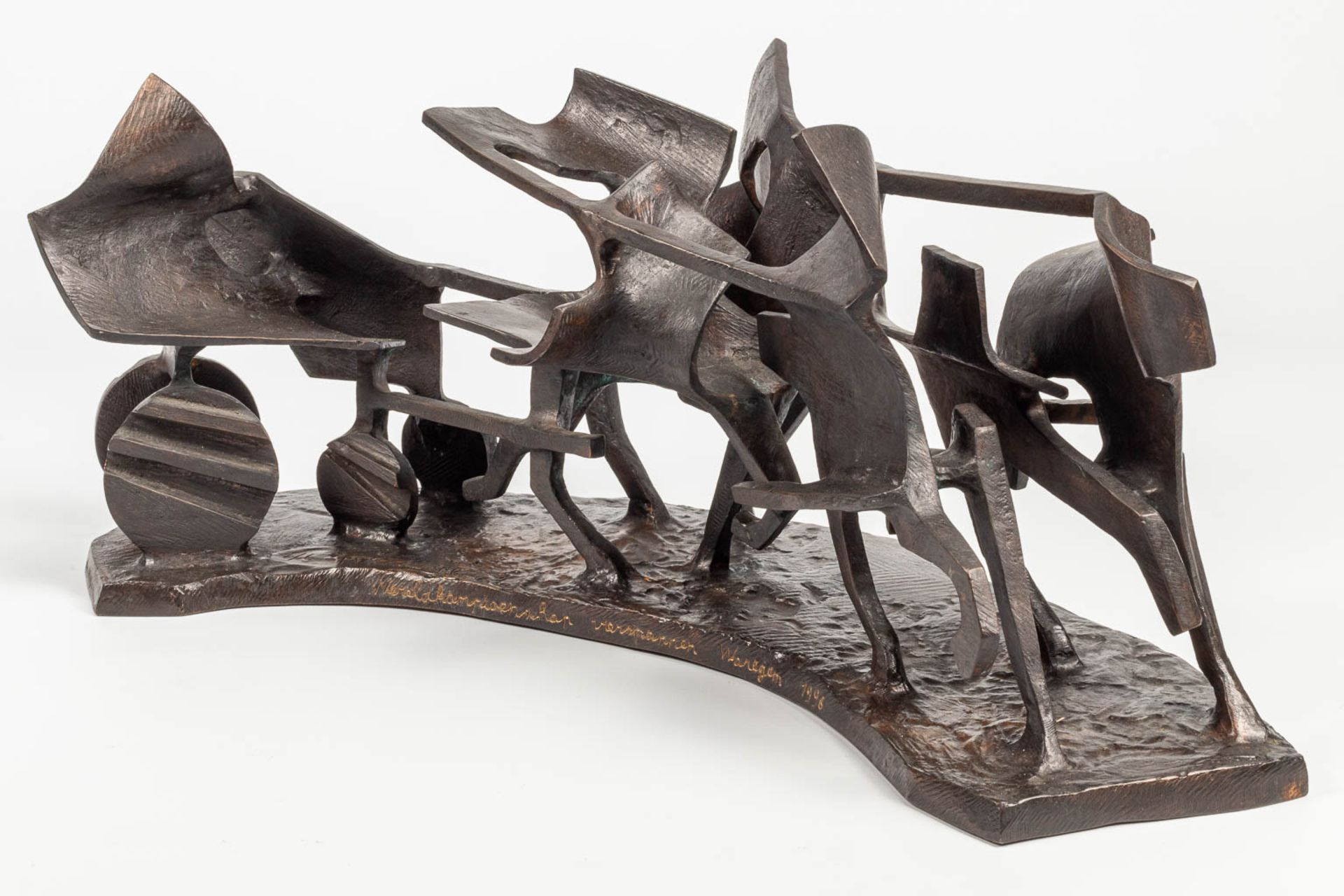 Fernand VANDERPLANCKE (1938) 'Vierspan' an abstract bronze statue of a horse-drawn carriage - Image 11 of 12