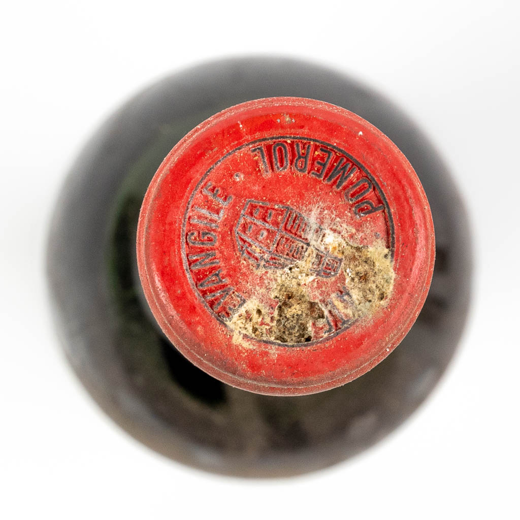 A collection of wine: 1x Ch‰teau L'evangile 1970, 4x Ch‰teau L'evangile 1964, (...) - Image 12 of 20