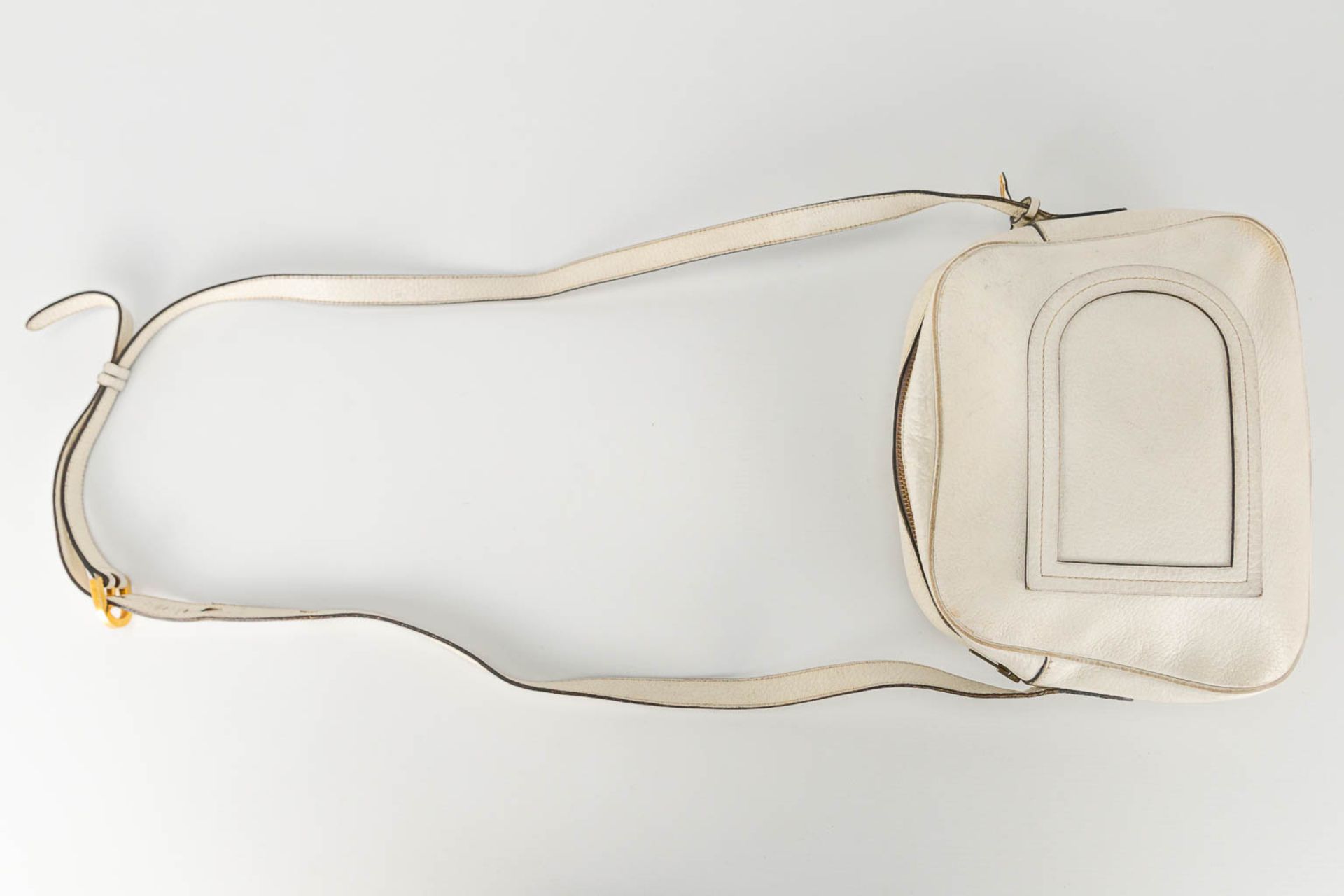 A purse made of white leather and marked Delvaux - Image 5 of 14