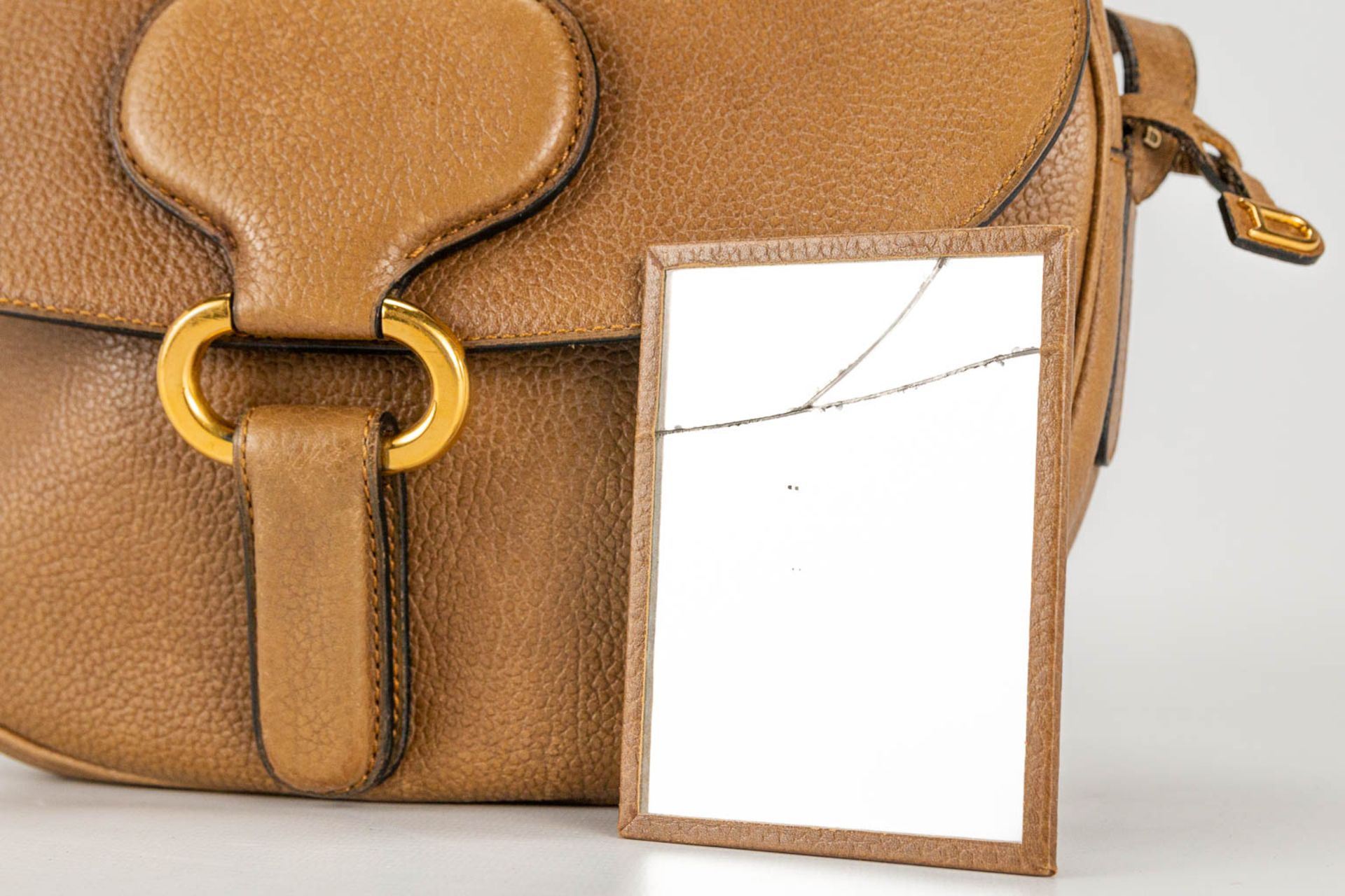 A purse made of brown leather and marked Delvaux - Image 12 of 14