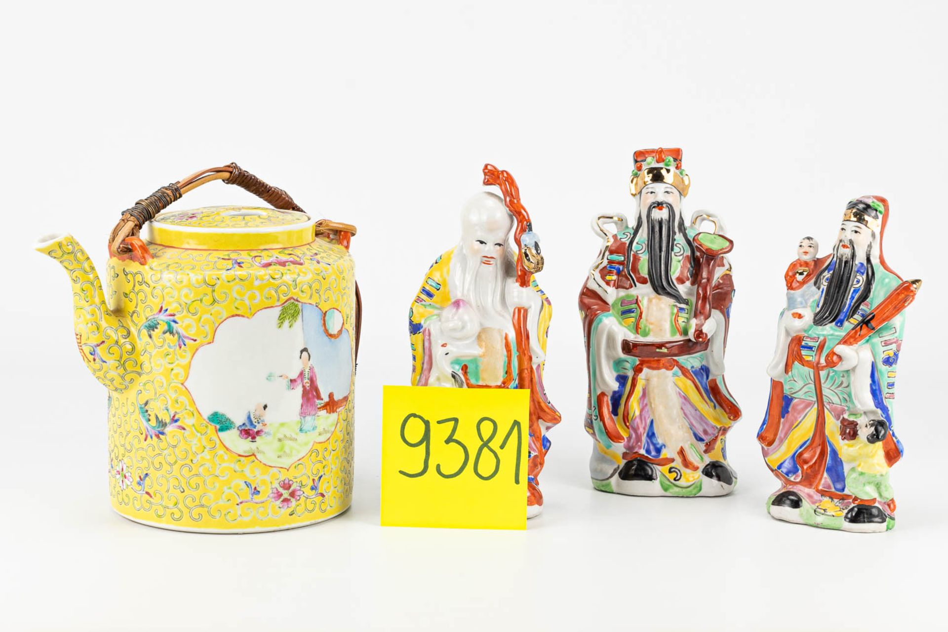 A collection of items made of Chinese porcelain, a teapot, and 3 wise men - Image 12 of 15
