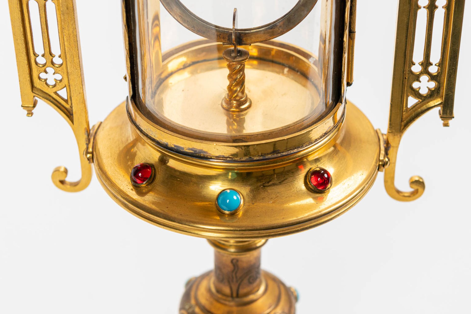 A monstrance, made of brass and glass in neogothic style - Image 8 of 12