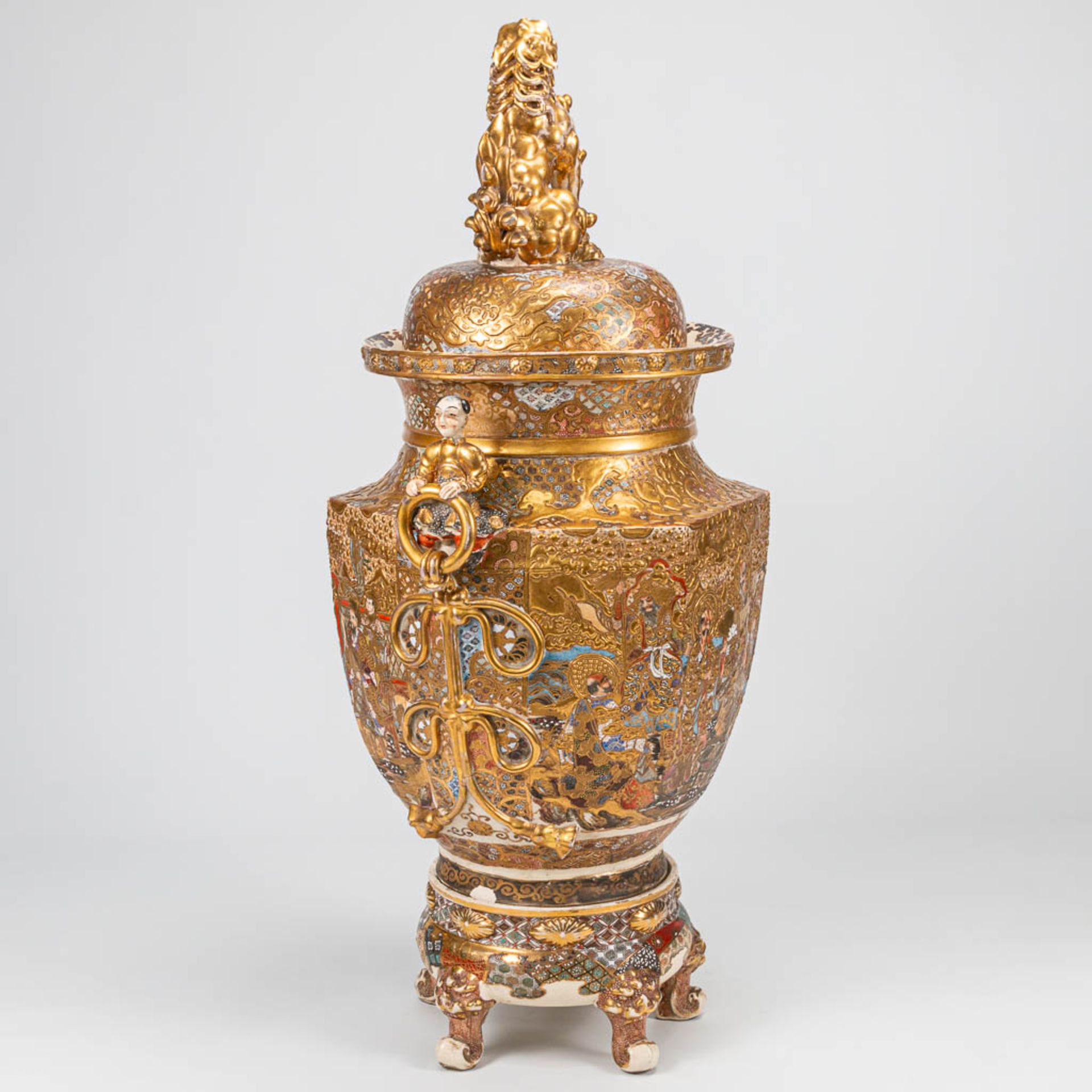 An exceptionally large Satsuma vase with lid on ceramic base, Emperor decor, Japan 19th century. - Image 3 of 31