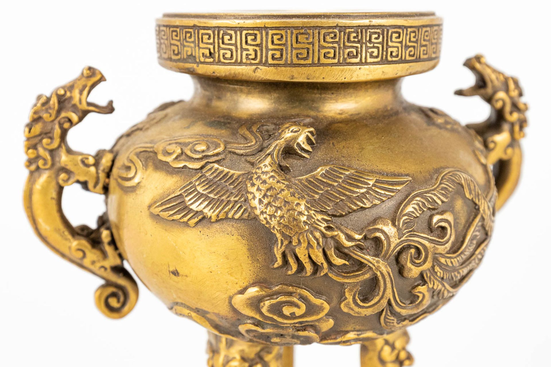 A bronze Koro Brule Parfum, decorated with dragons. - Image 11 of 12