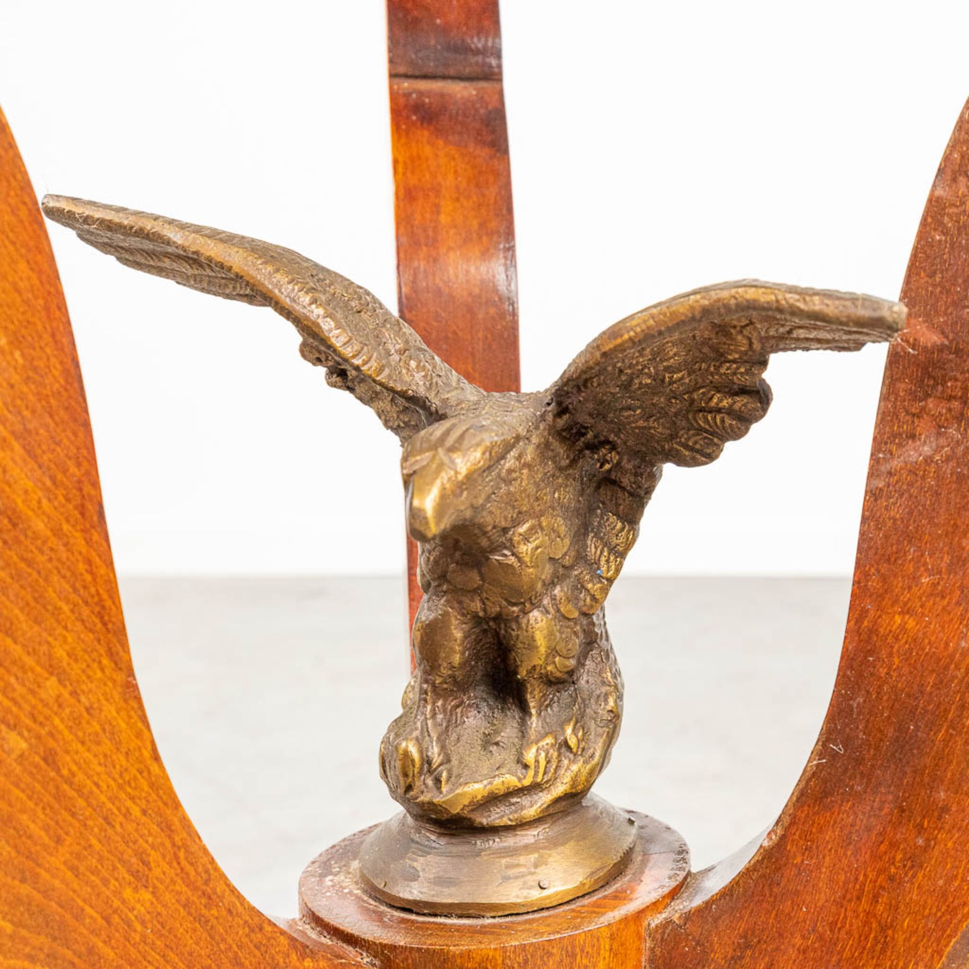 A side table inlaid with marquetry and mounted with bronze. - Image 7 of 12