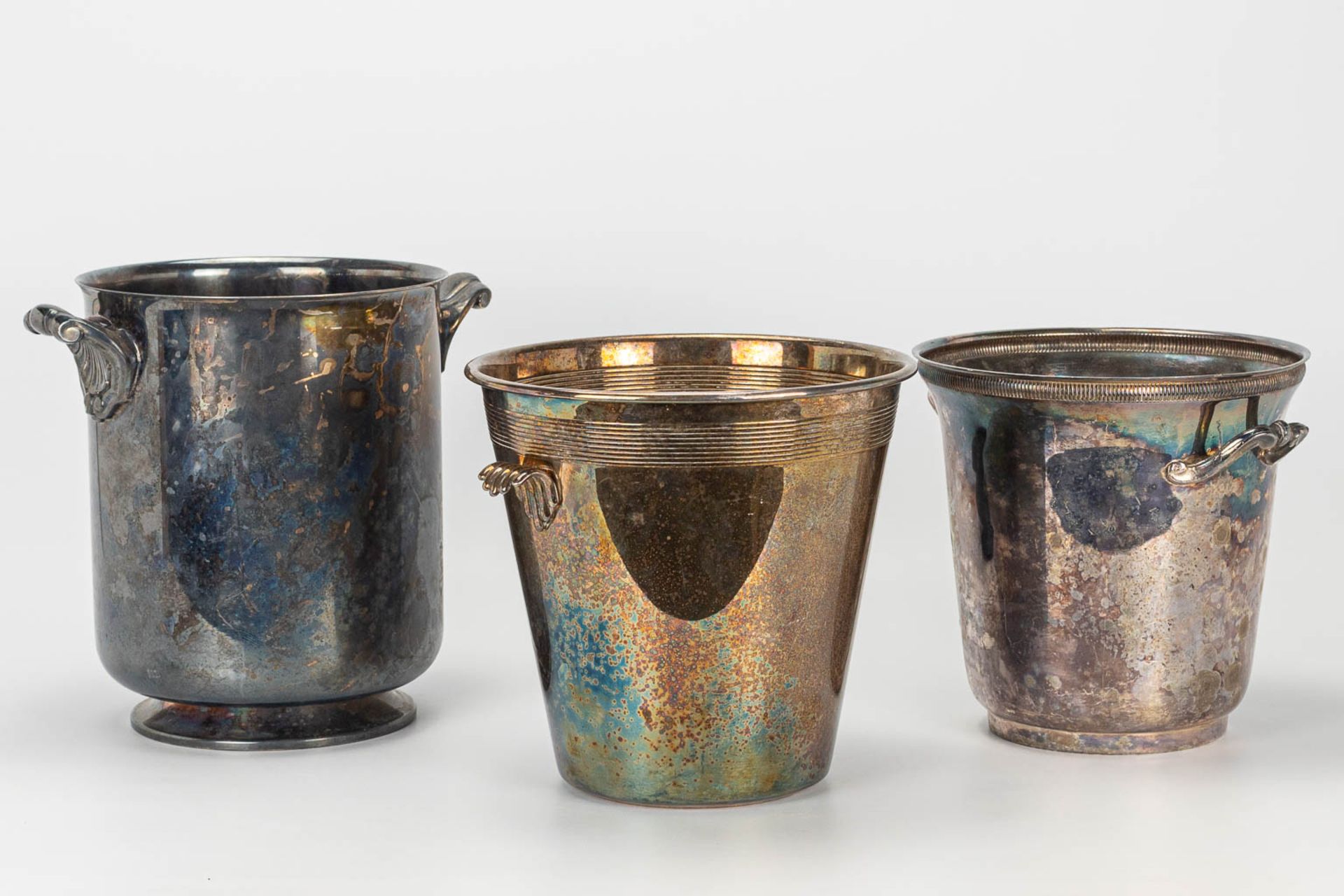 A collection of 3 silver plated champagne buckets, of which one is marked Christofle. - Image 10 of 15