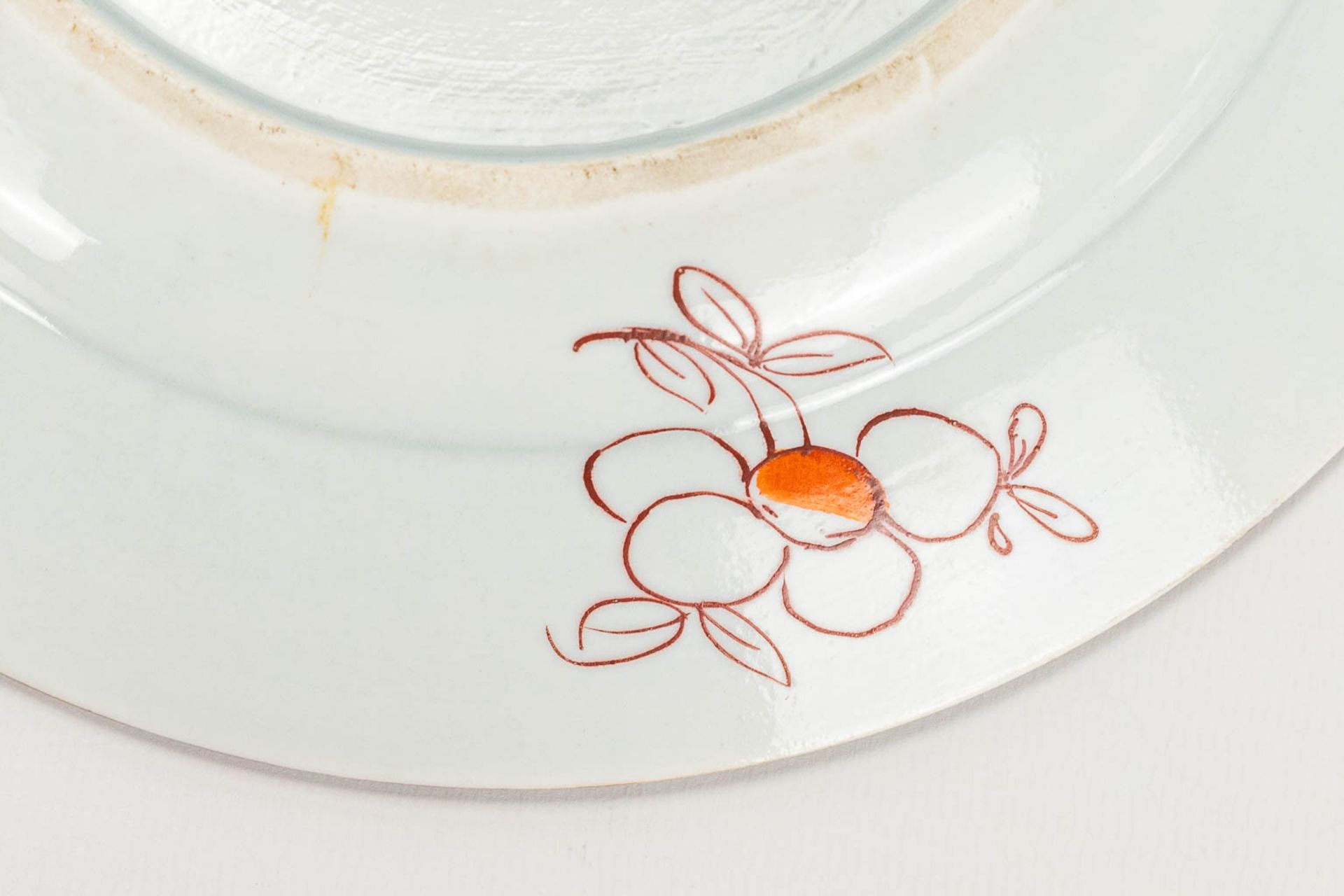 A collection of 6 'Famille Rose' plates made of Chinese porcelain. - Image 3 of 13