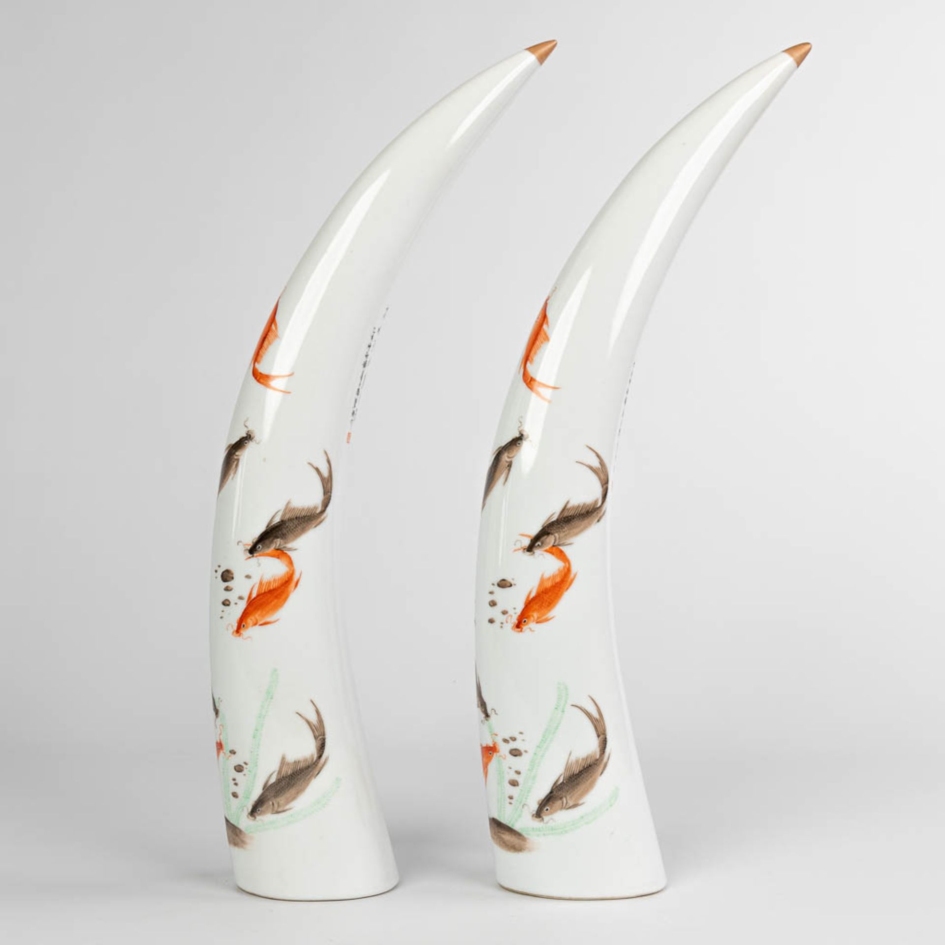 A pair of tusks, made of Chinese porcelain and decorated with fish. - Image 9 of 12