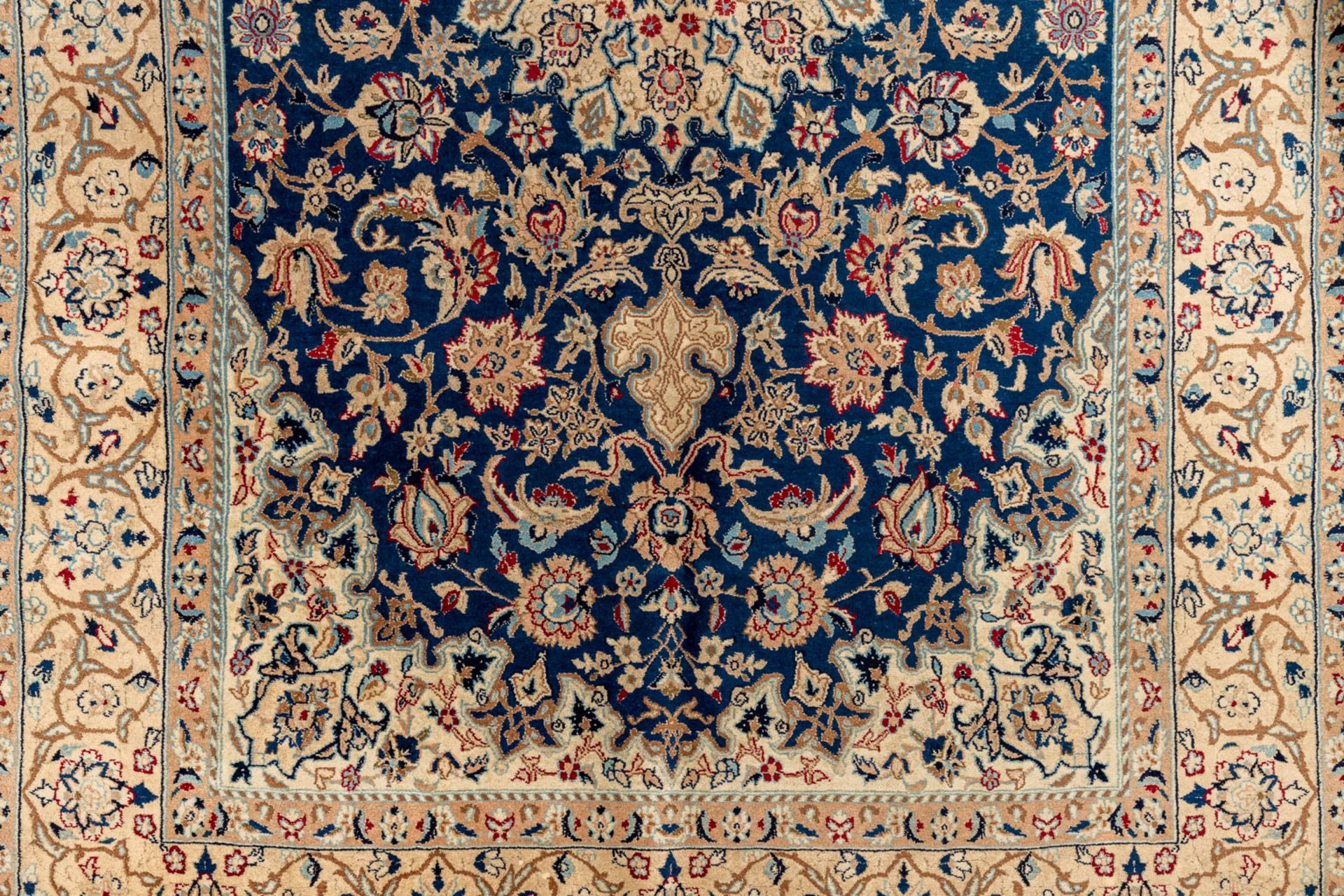 An Oriental hand-made carpet. Keshan. (119 x 185 cm) - Image 5 of 8