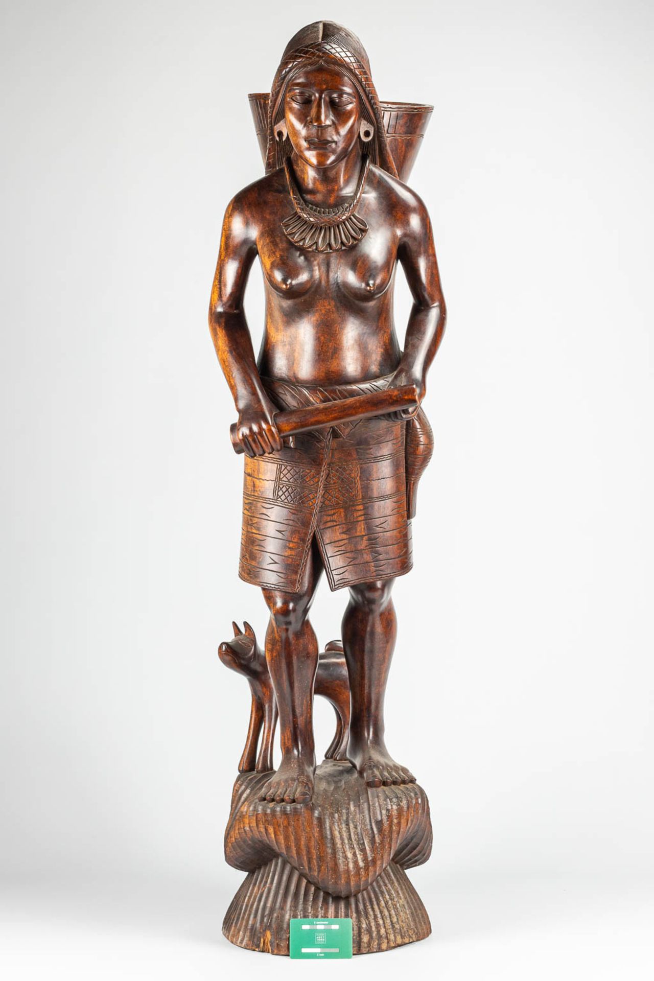 A large statue of an African woman, made of sculptured wood. - Image 2 of 8