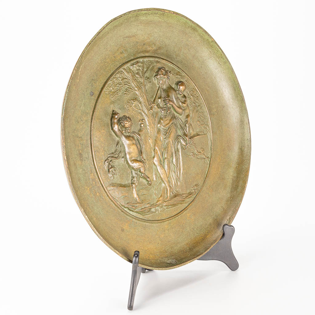 A bronze bowl with images of a Satyr child, in the style of Clodion. 19th century. - Image 3 of 8