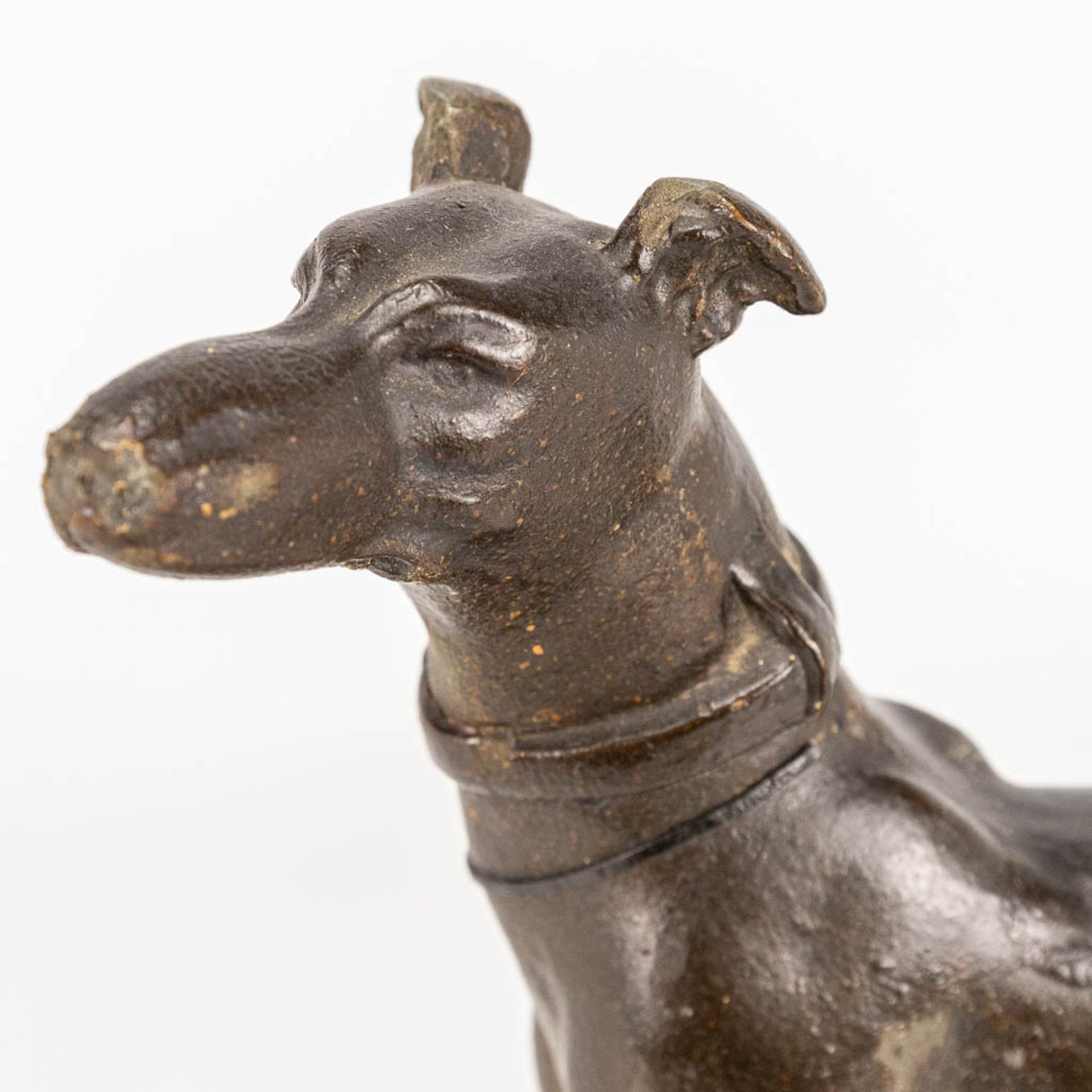 A statue of a greyhound made of spelter, Illegibly signed.  - Bild 7 aus 12