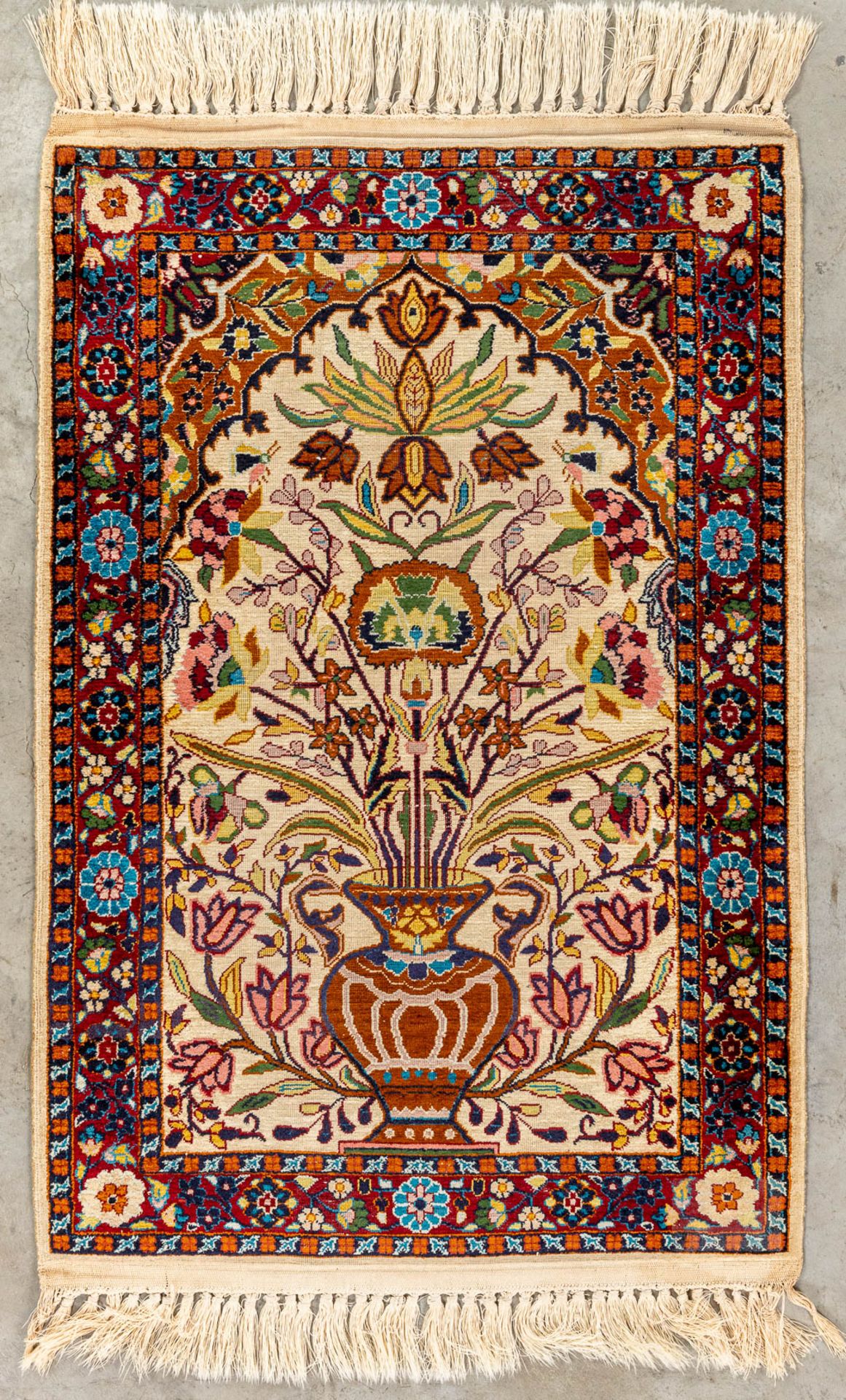 An oriental hand-made carpet made of Kashmir and wool. (90 x 61 cm) - Image 6 of 6