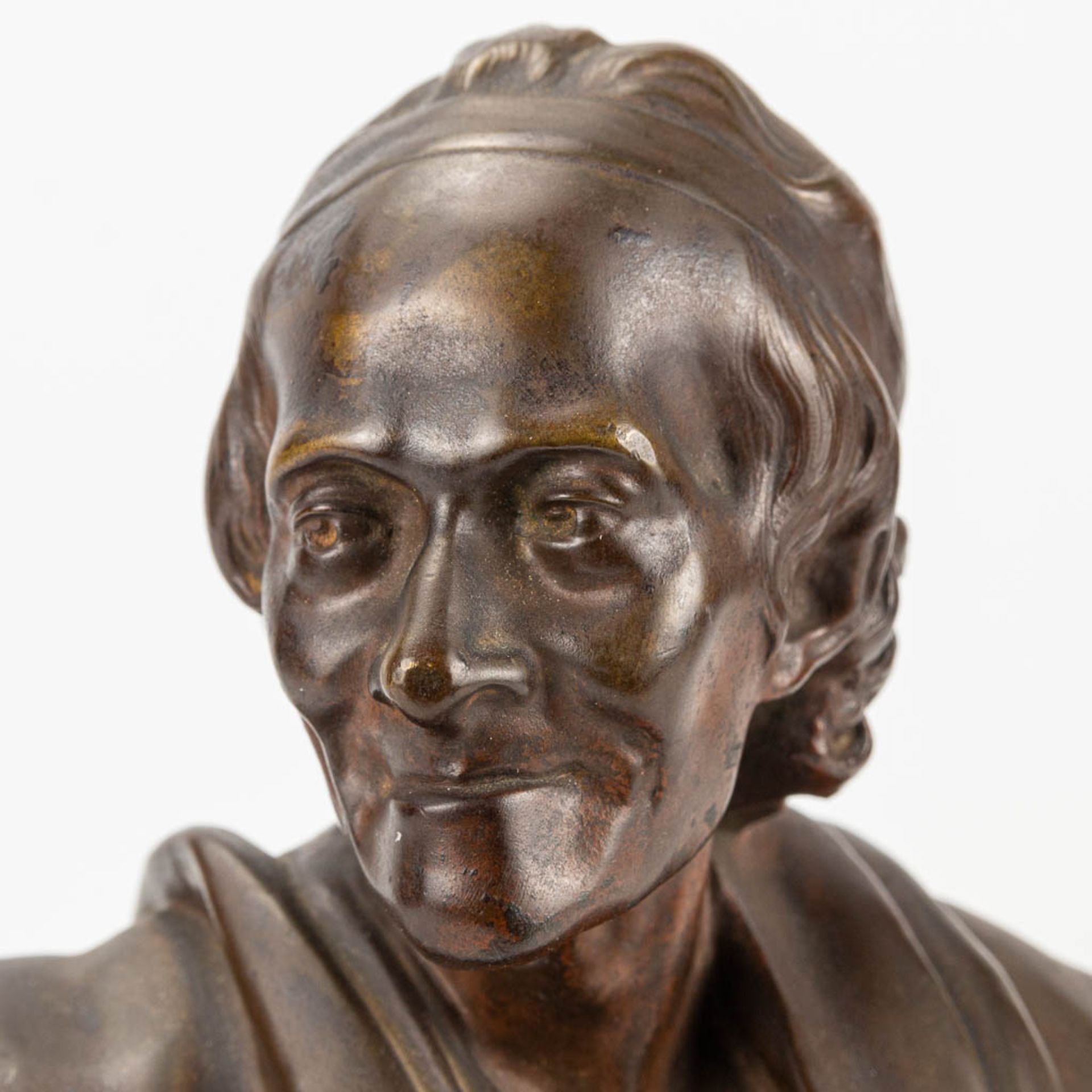 A bust of Voltaire made of bronze. 19th century. - Image 6 of 9