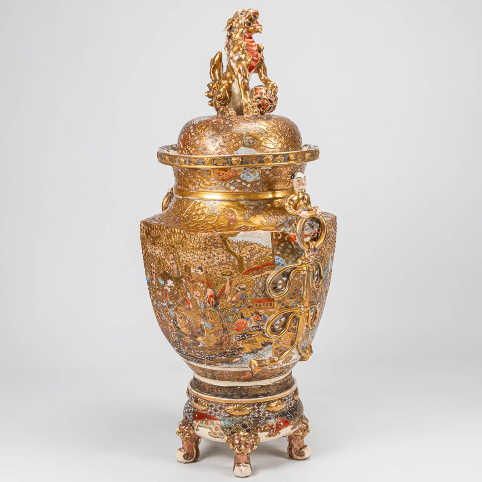 An exceptionally large Satsuma vase with lid on ceramic base, Emperor decor, Japan 19th century. - Image 10 of 31