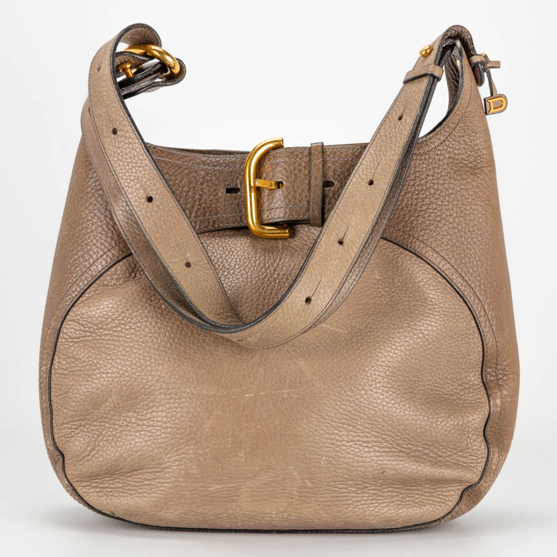 A purse made of brown leather and marked Delvaux. - Image 13 of 16