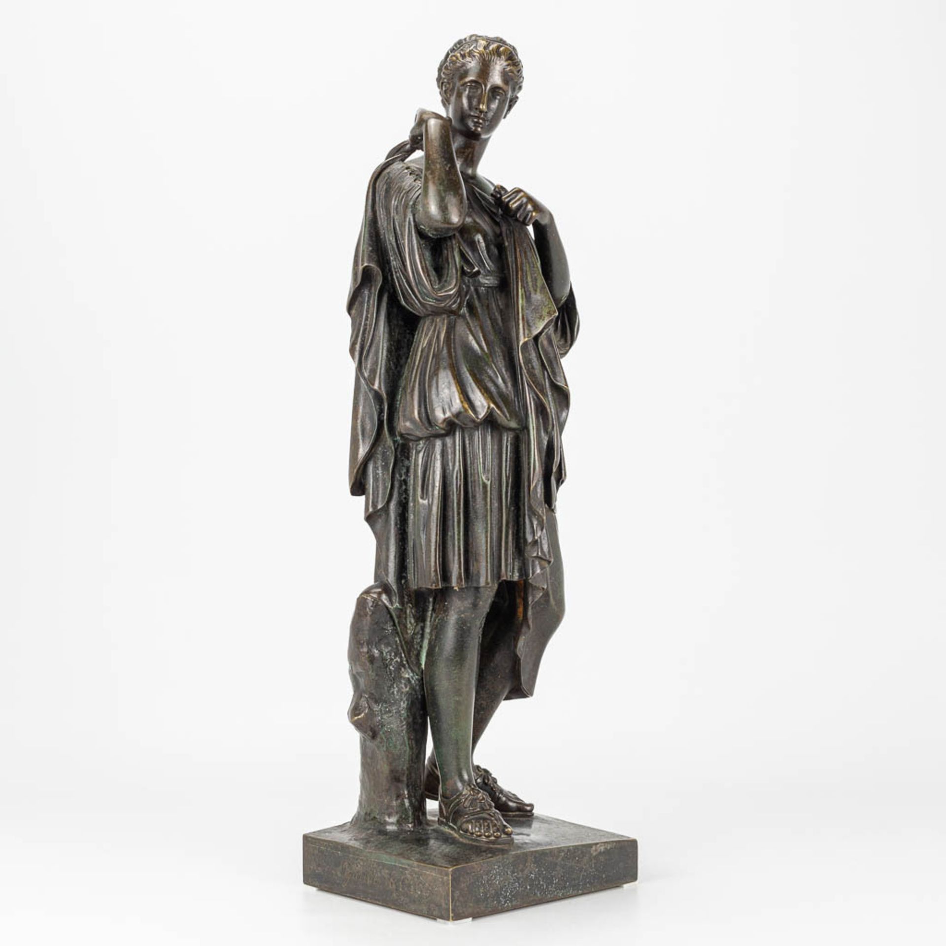 A bronze statue of Diana de Gabii and marked Gauthier& Cie. 19th century. 