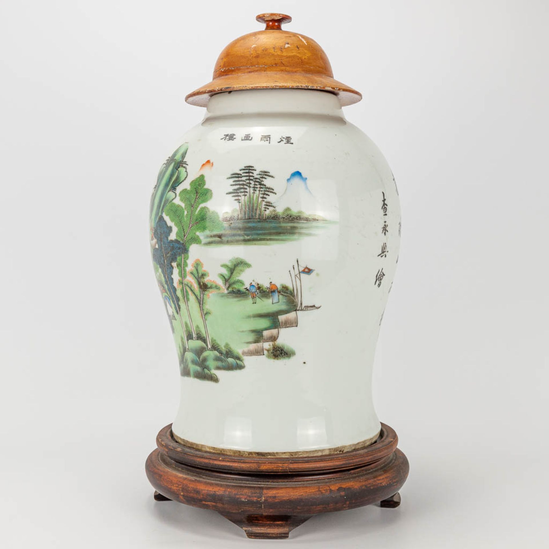 A vase with lid made of Chinese porcelain and decorated with landscapes - Image 5 of 19