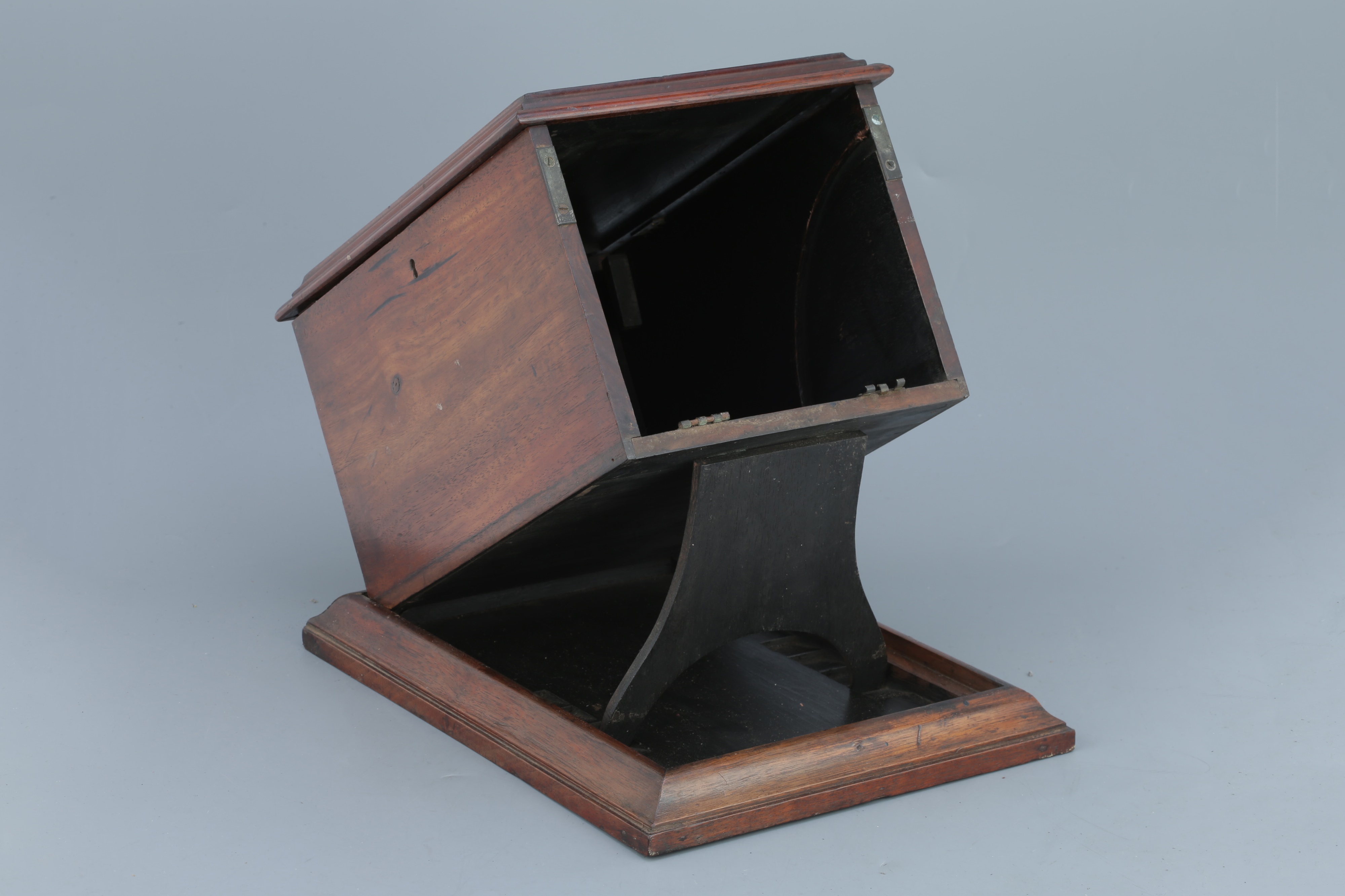 An Unusual Stereoscope / Stereo Viewer, - Image 6 of 6