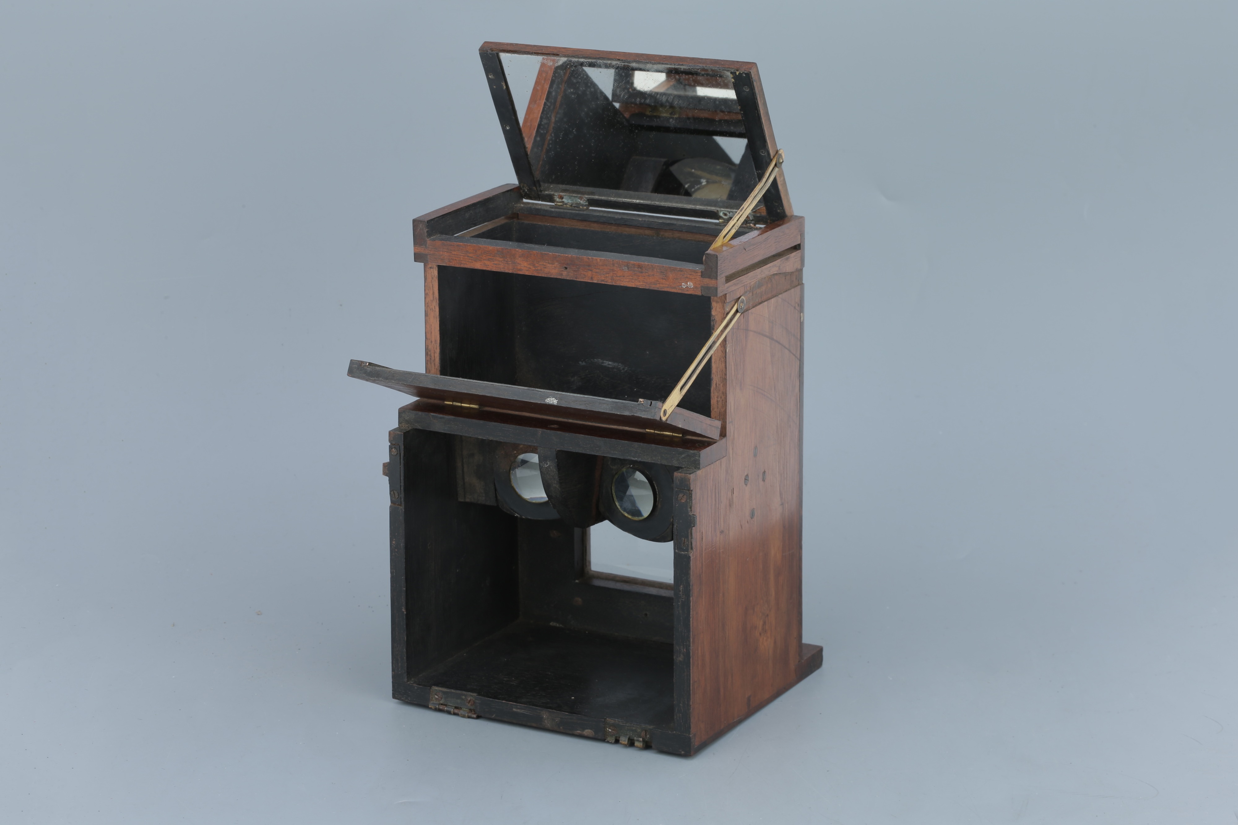 An Unusual Stereoscope / Stereo Viewer, - Image 2 of 6