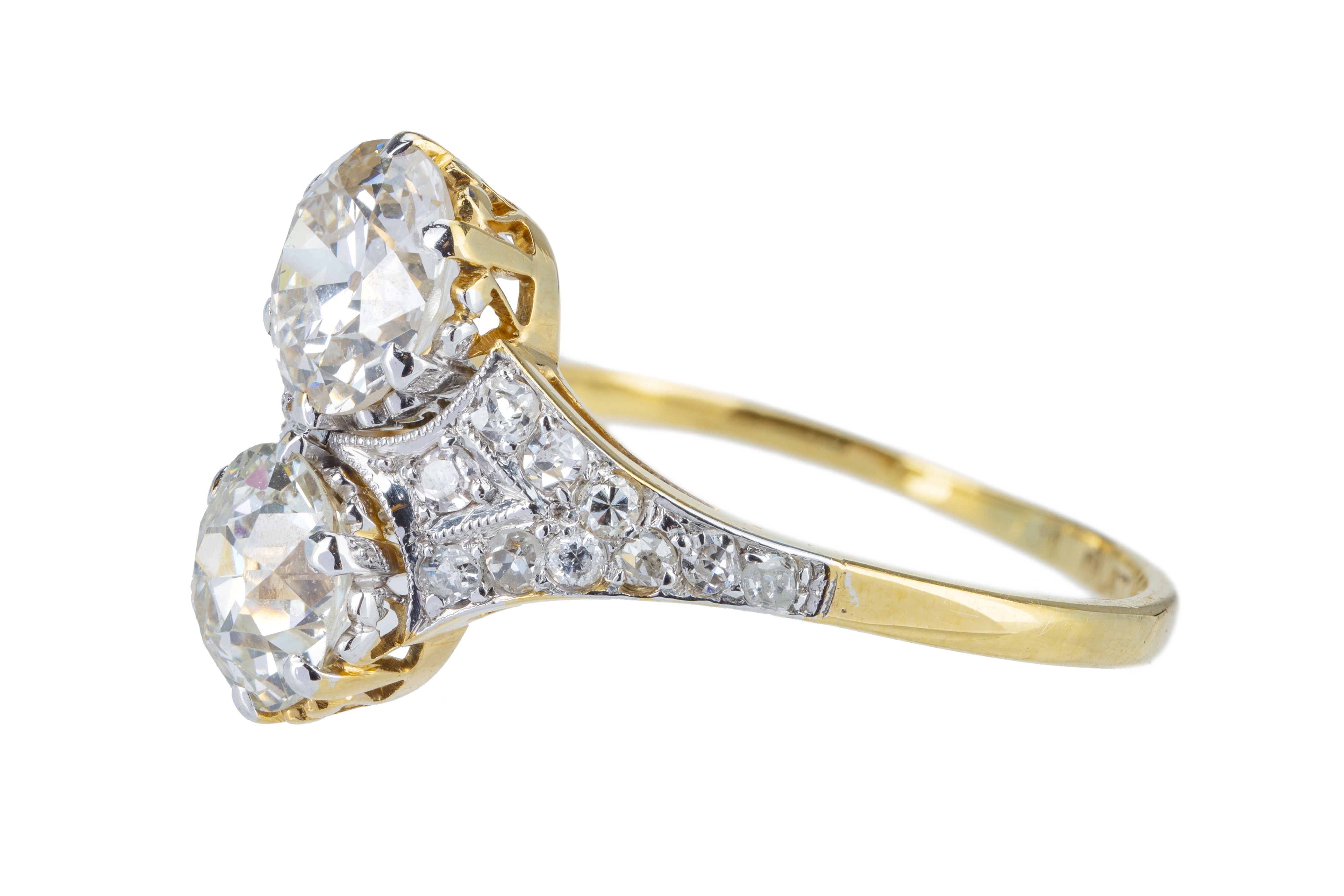 An elegant Art Deco two stone diamond ring. - Image 2 of 5