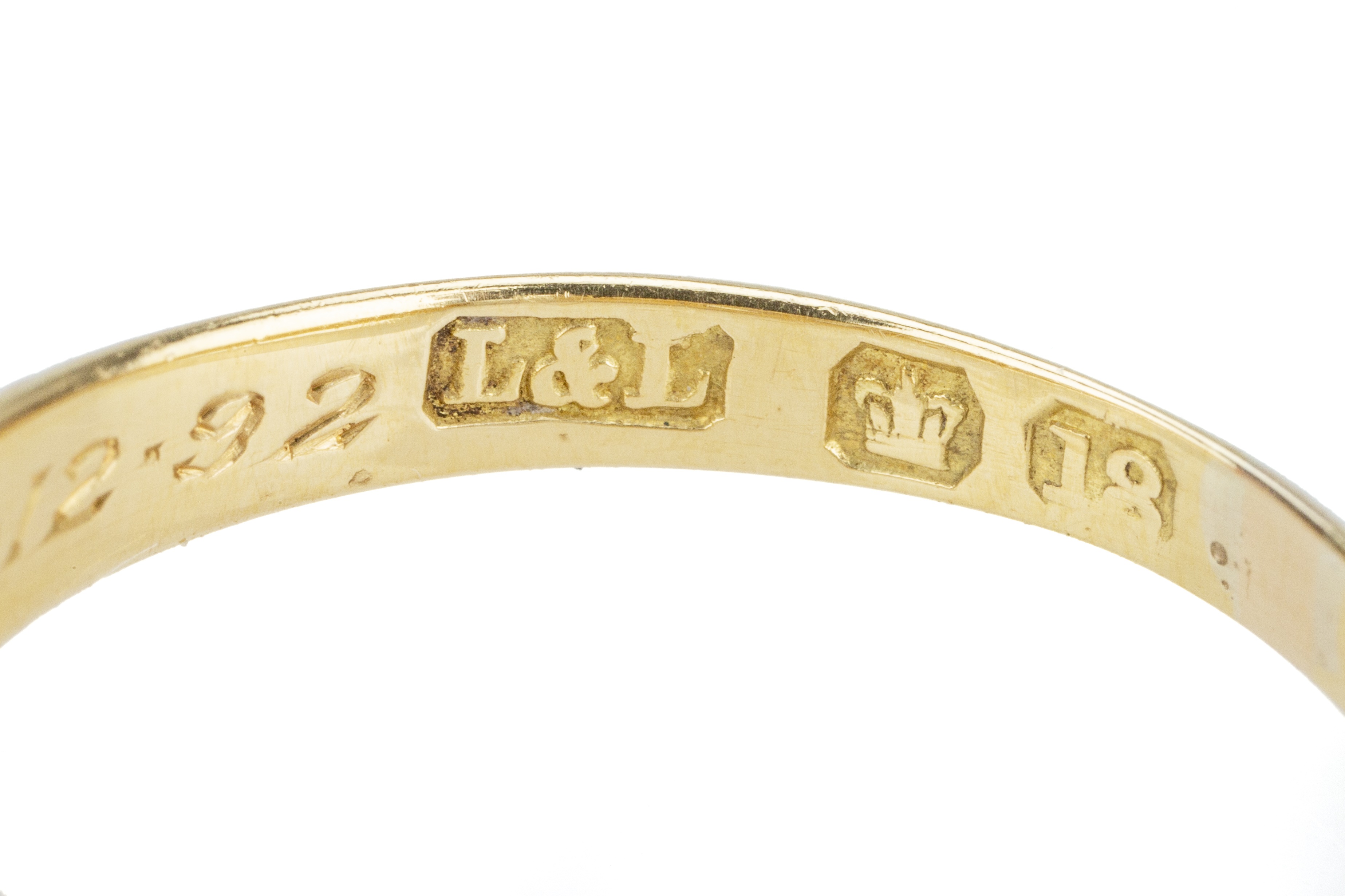 A Victorian 18 carat gold and diamond five stone ring. - Image 5 of 6