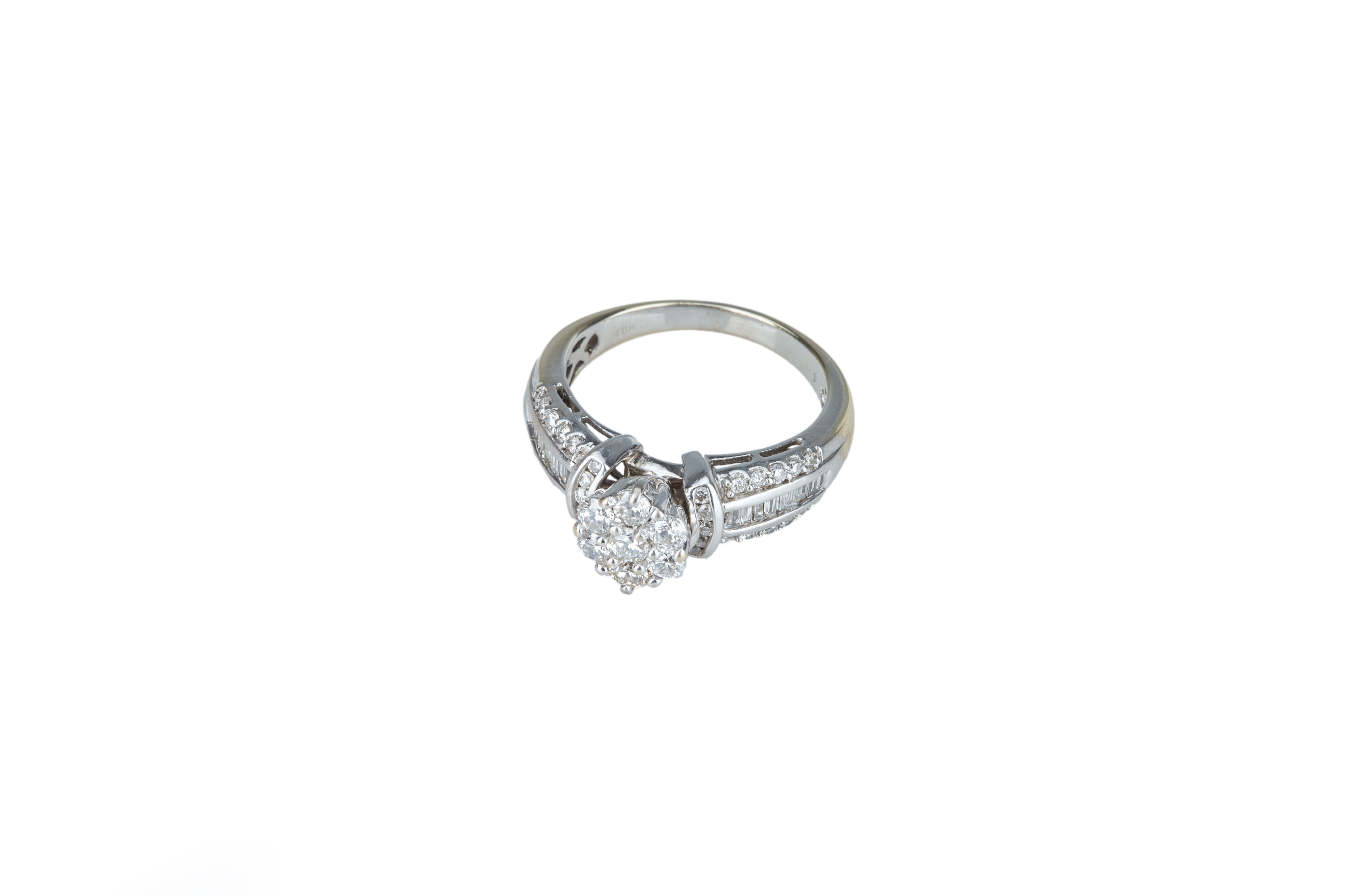 A diamond dress ring. - Image 3 of 5