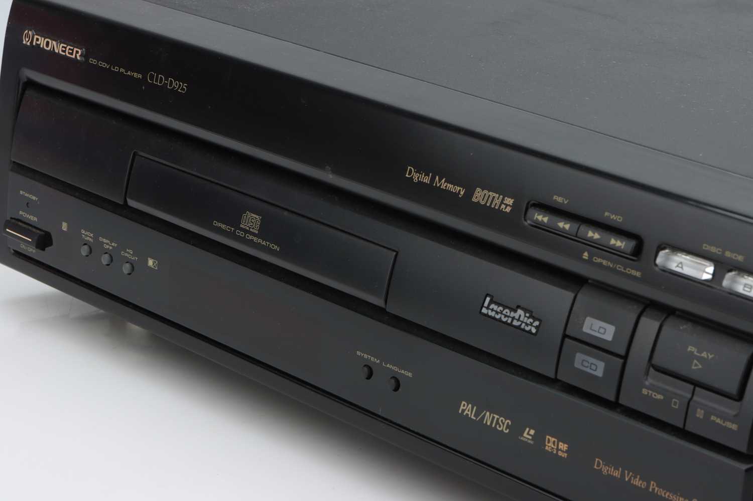 A Pioneer CLD-D925 LaserDisc Player, - Image 3 of 4