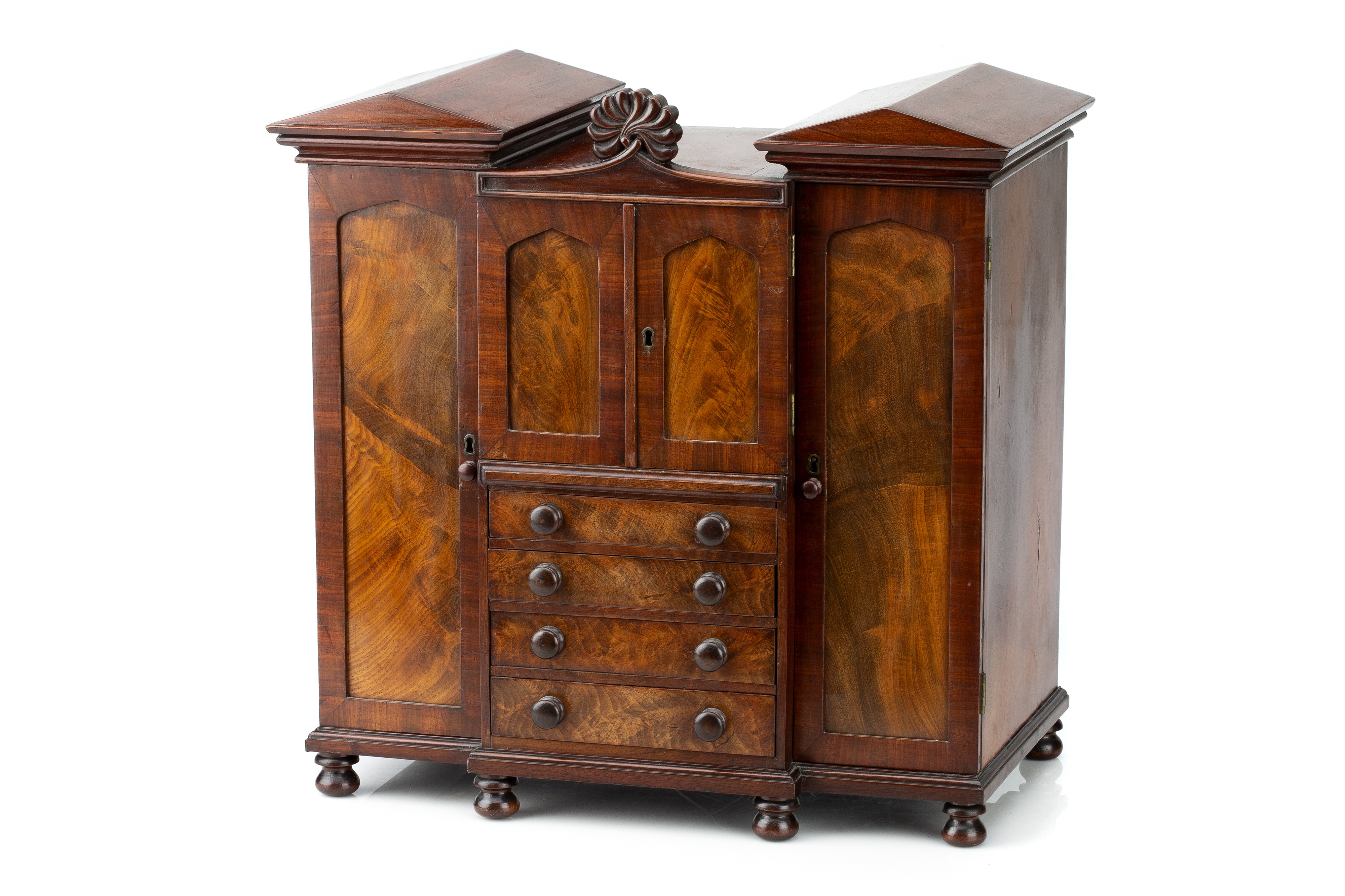 A Fine Breakfront Collectors Cabinet - Image 2 of 4