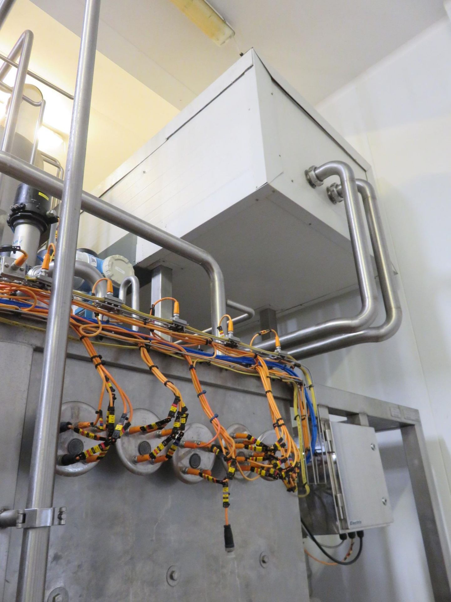 COMBINATION LOT - COMPLETE APV SYSTEM CAPABLE OF PRODUCING ALL TYPES OF DESSERTS, FILLINGS ETC. - Image 28 of 73