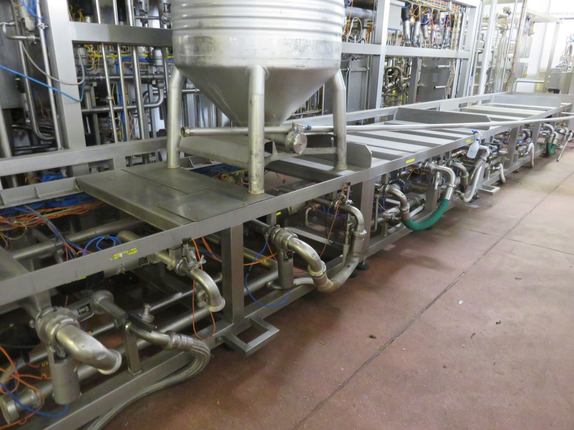 COMBINATION LOT - COMPLETE APV SYSTEM CAPABLE OF PRODUCING ALL TYPES OF DESSERTS, FILLINGS ETC. - Image 4 of 73