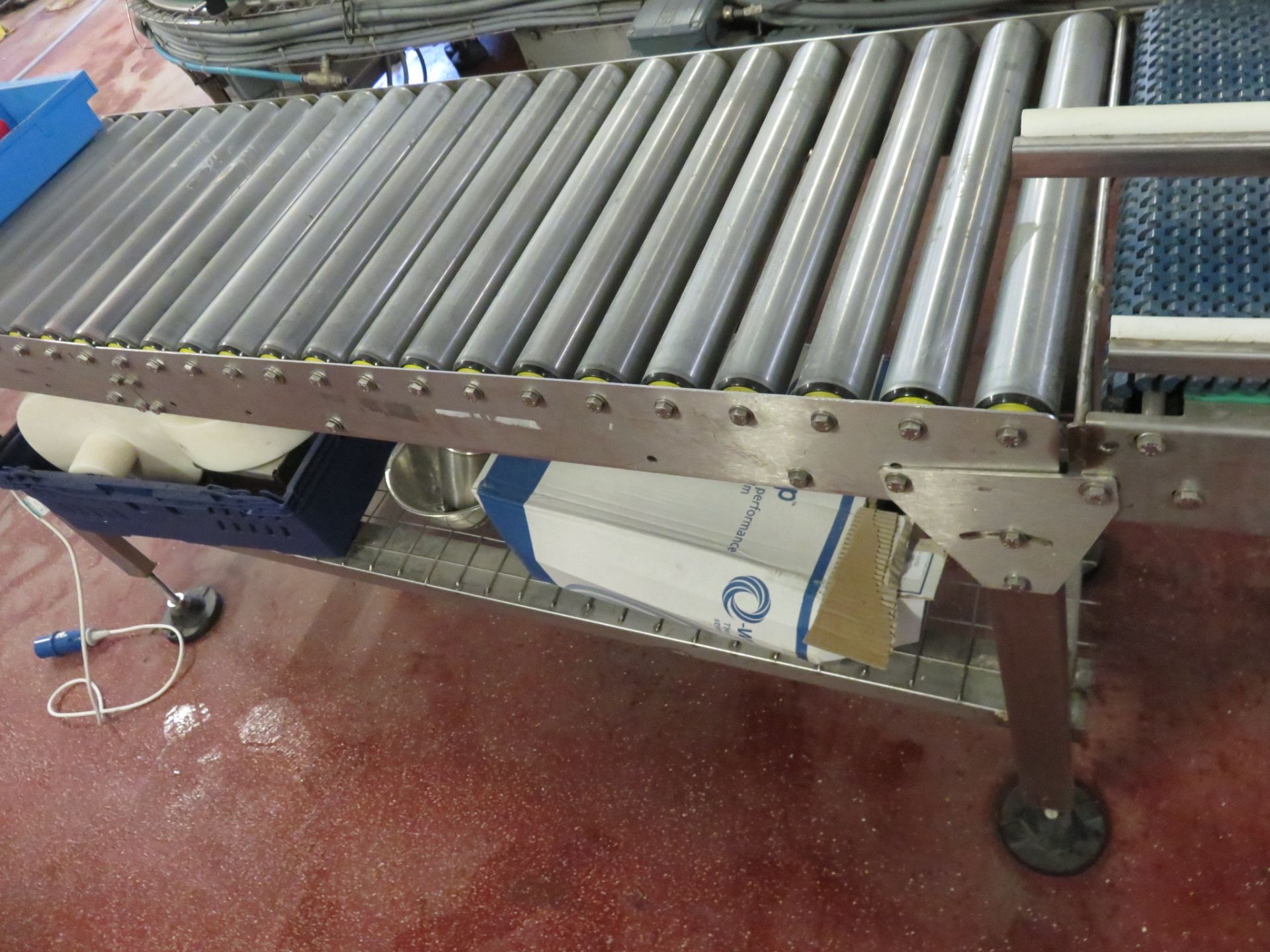 2-TIER PACKING CONVEYOR WITH 4 STATIONS. - Image 5 of 5