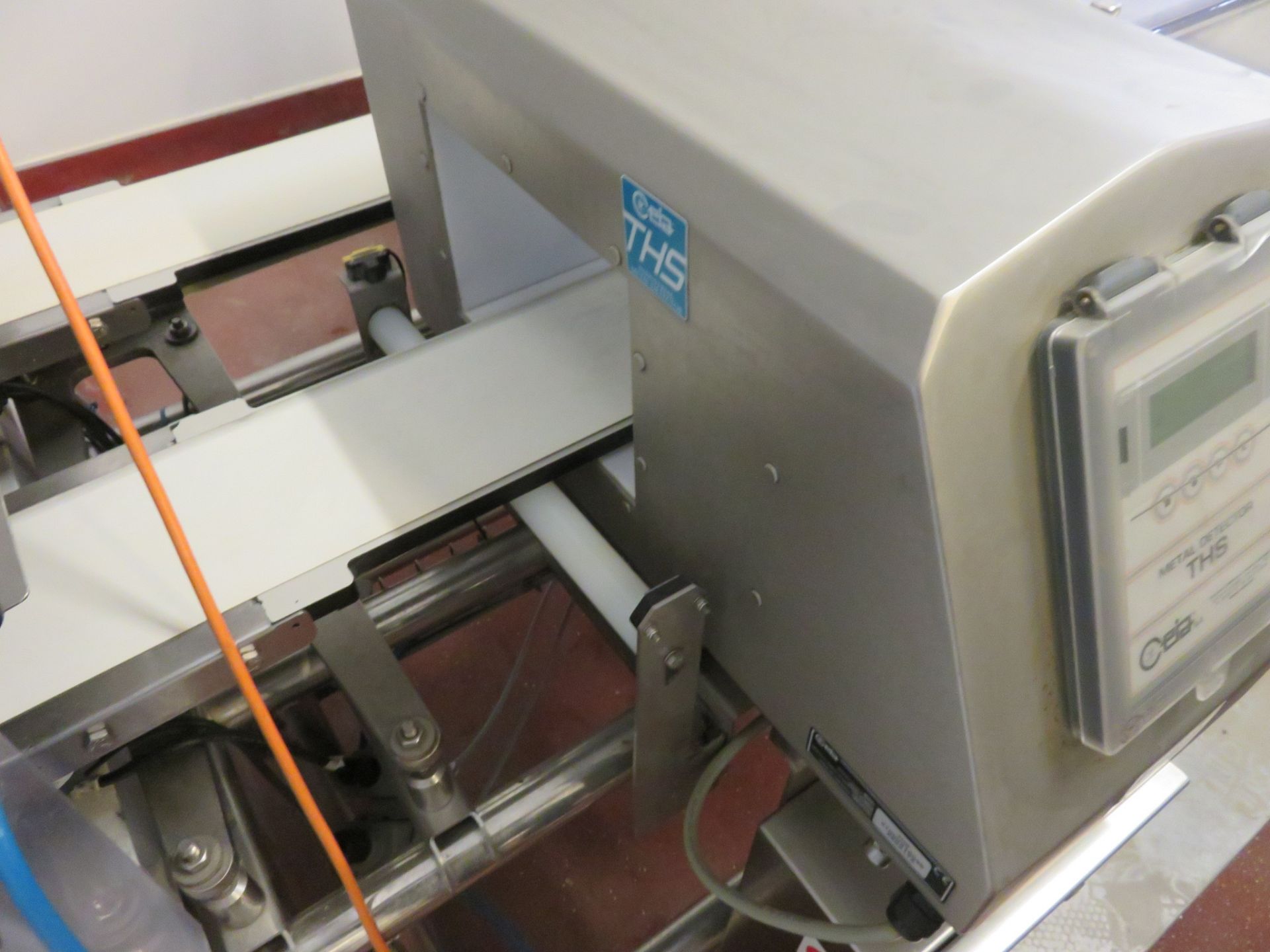 TWIN LANE COMBI SYSTEM COMPRISING CEIA METAL DETECTORS/IXAPACK CHECKWEIGHER. - Image 3 of 10