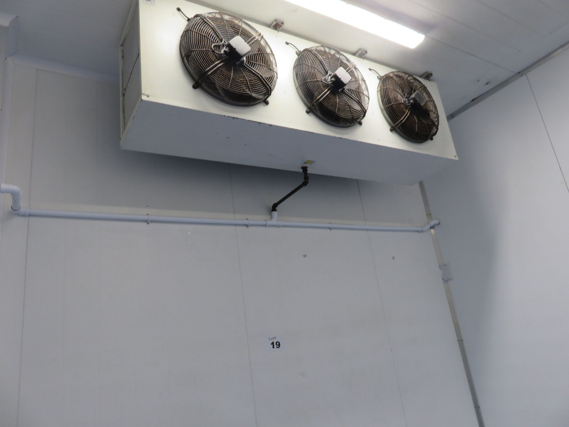 3-FAN EVAPORATOR & COMPRESSOR FOR FRIDGE/CHILLER. - Image 3 of 3