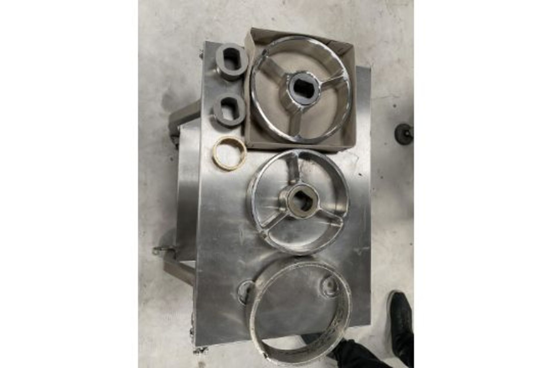 CATO PA160 CROSS FEED MINCER. - Image 11 of 20