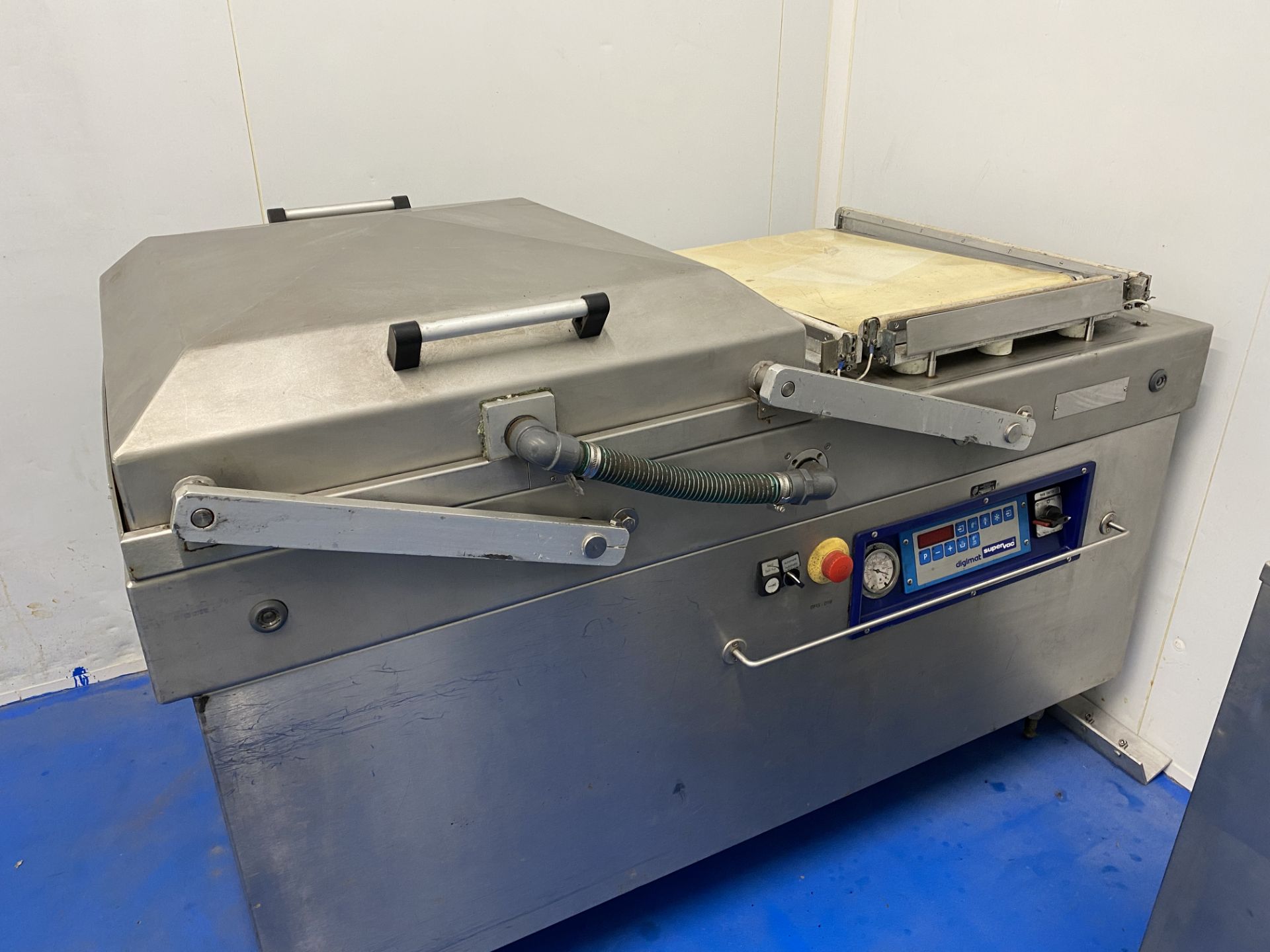 SUPERVAC DOUBLE CHAMBER VACUUM PACKER.
