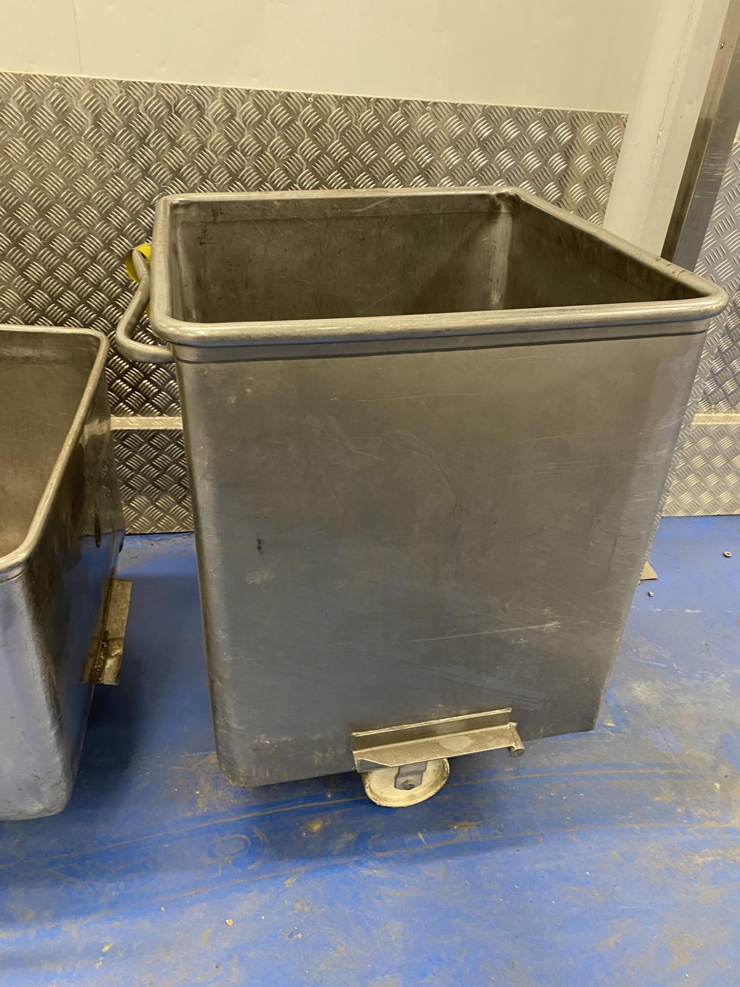 TOTE BIN