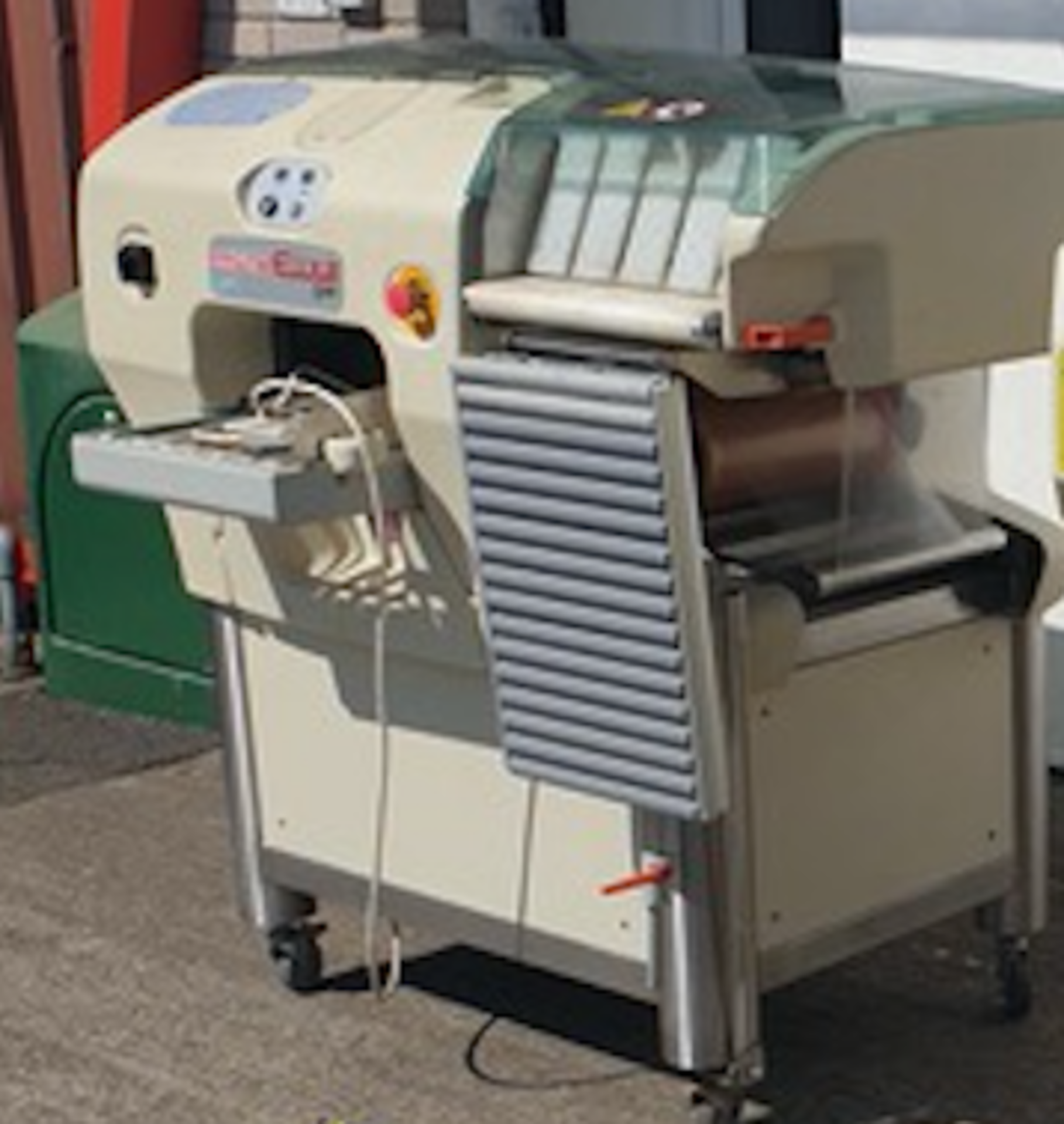 WALDYSSA ELIXA EASY AUTO SHRINK FILM PACKING MACHINE. - Image 8 of 8