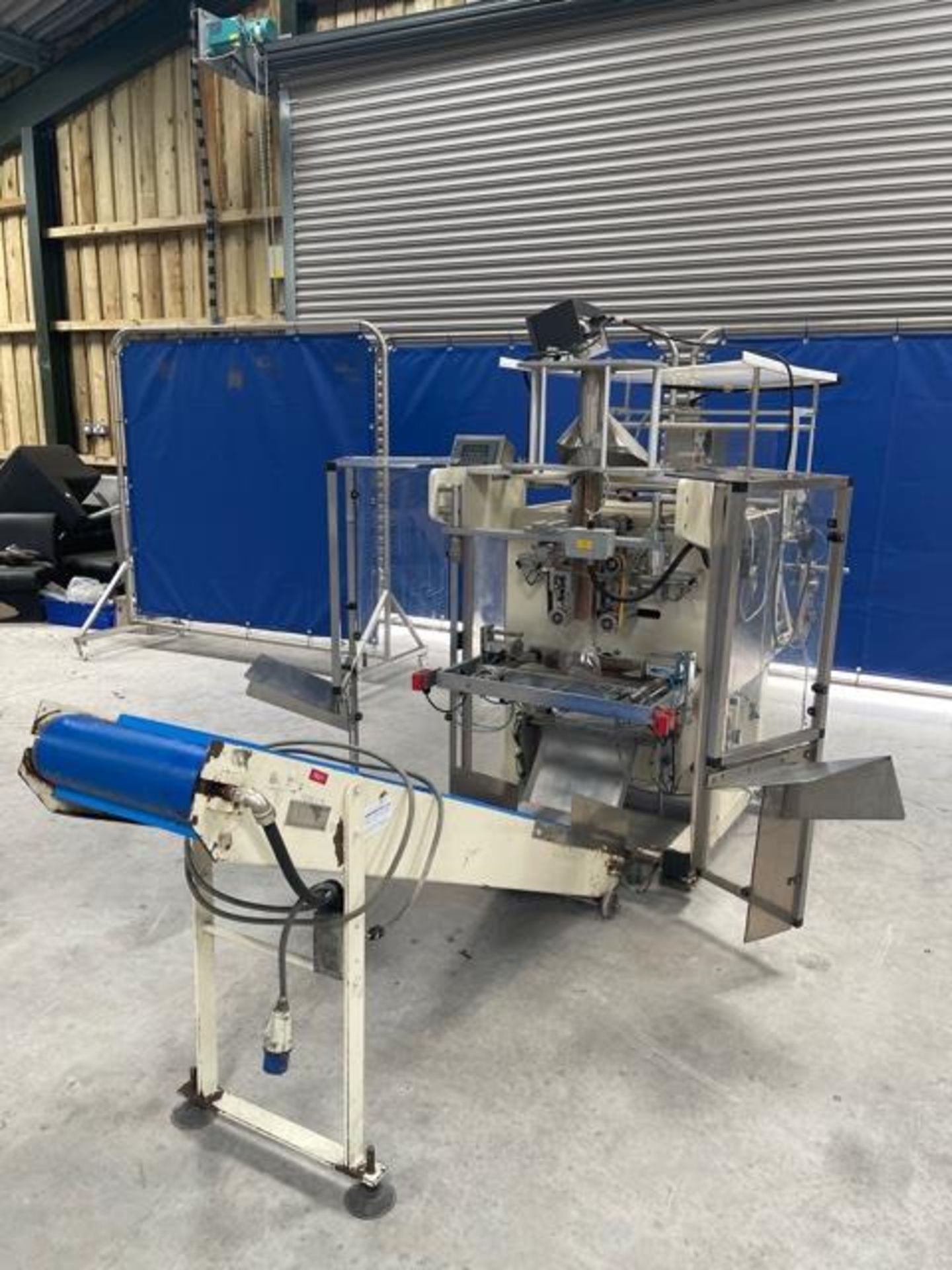 TECHNOSYS CYCLONE 300 VERTICAL FORM FILL & SEAL MACHINE. - Image 8 of 9