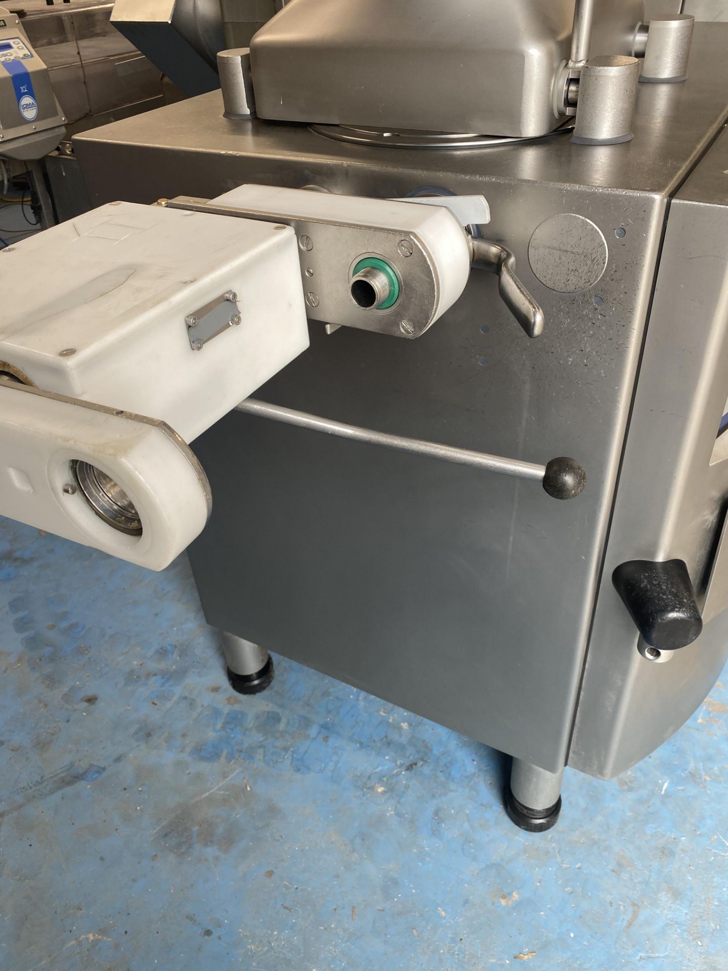 HANDTMANN 622 VACUUM FILLER WITH HIGH SPEED LINKING AND CUTTING. - Image 4 of 16