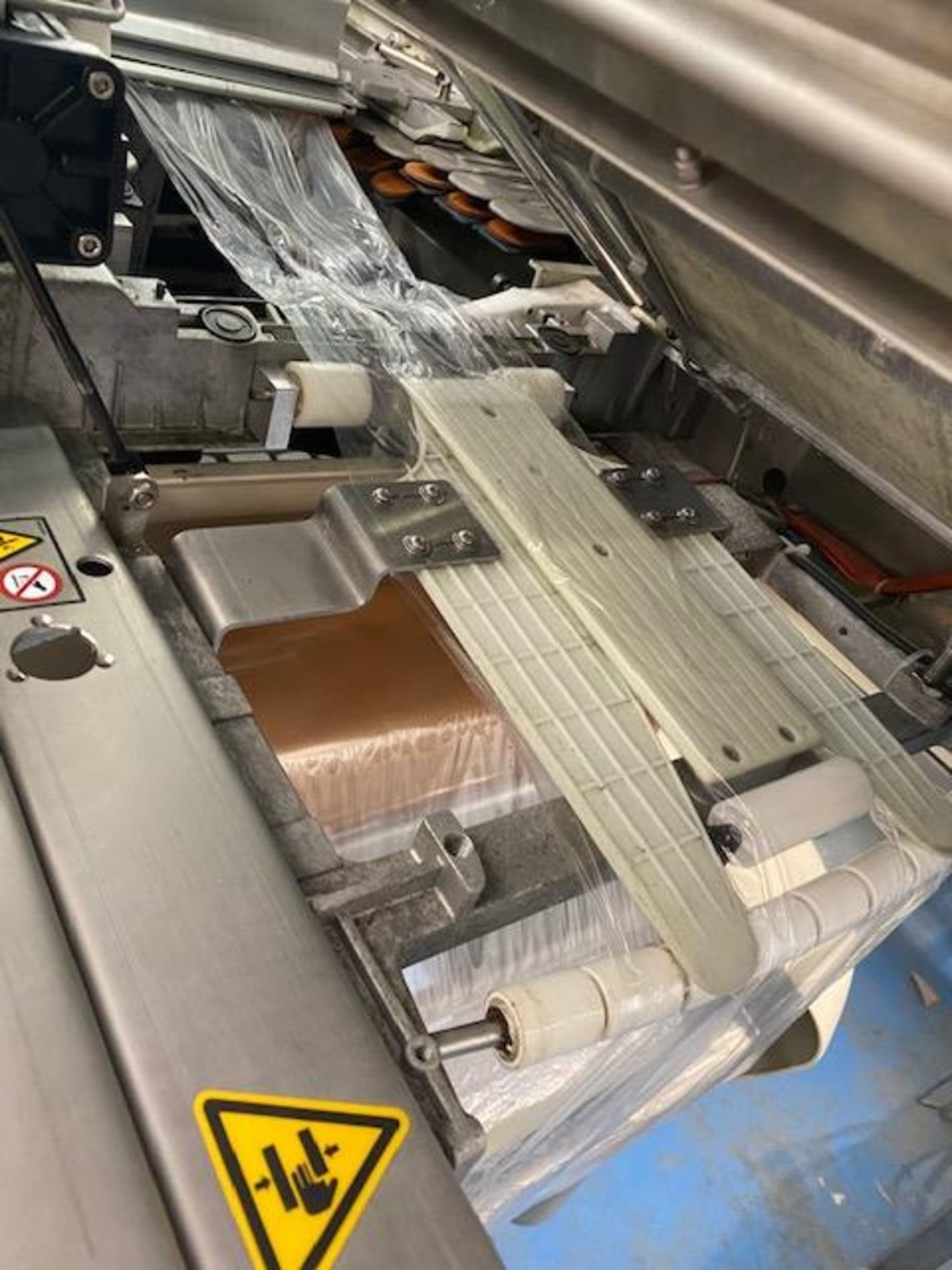 WALDYSSA ELIXA EASY AUTO SHRINK FILM PACKING MACHINE. - Image 6 of 8