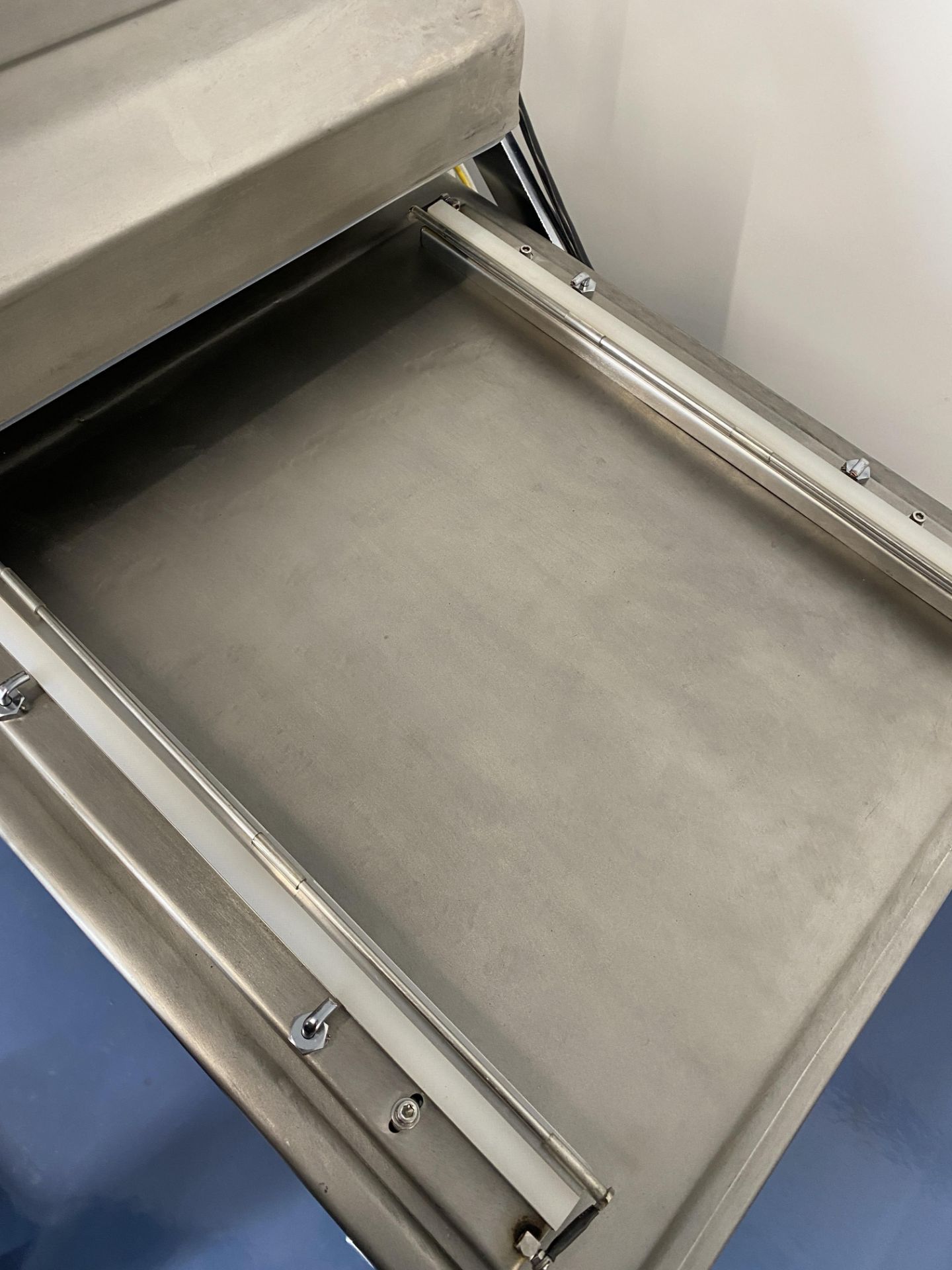 BRAND NEW DOUBLE CHAMBER VACUUM PACKER. - Image 5 of 8