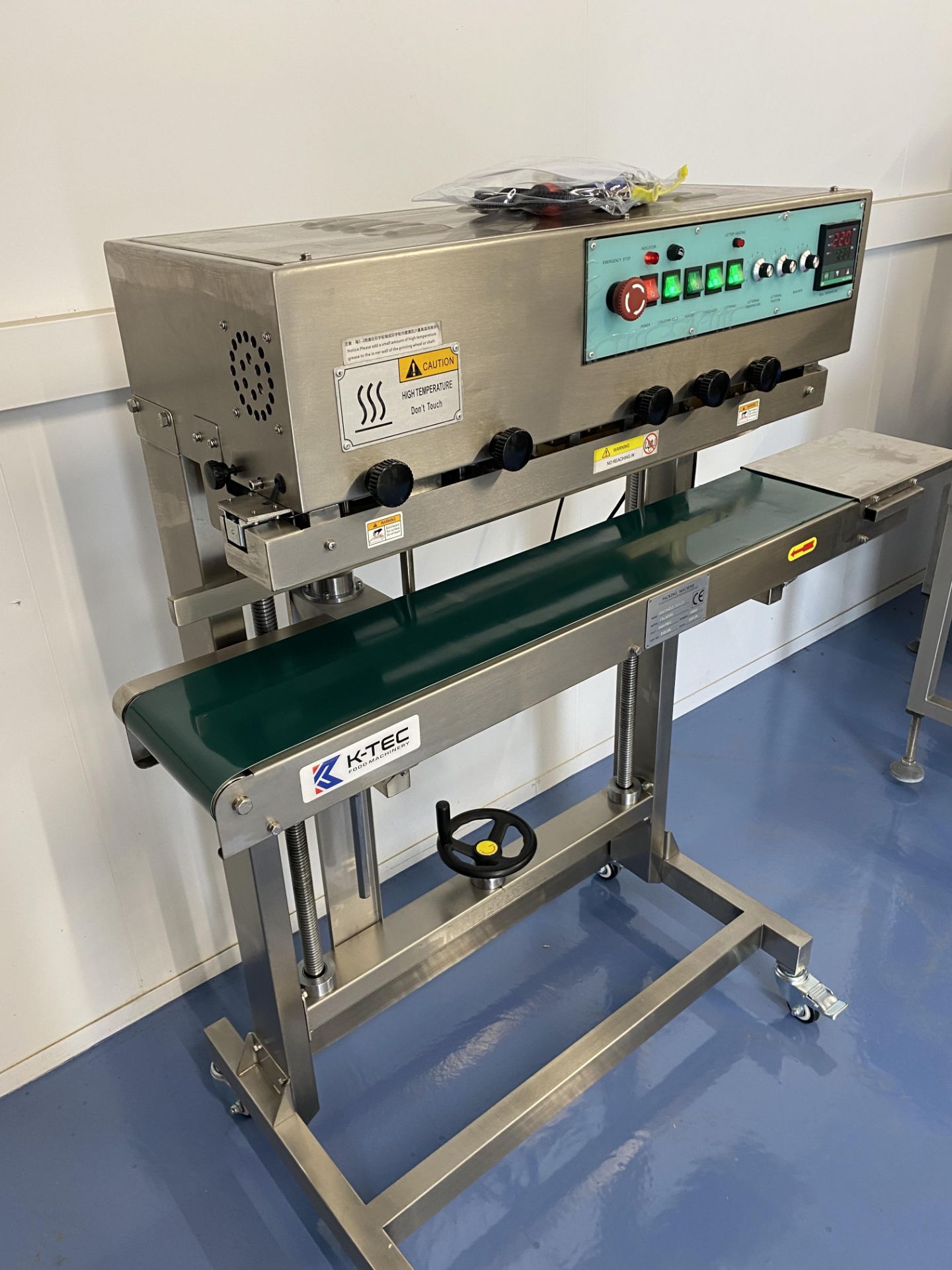 BRAND NEW CONTINUOUS BAG SEALER. - Image 3 of 10