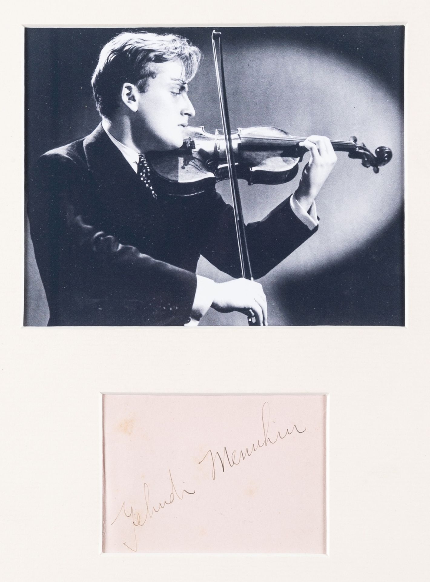 Autographs.- Collection of autographs, including: Yehudi Menuhin, Robert Baden Powell, Laurence …