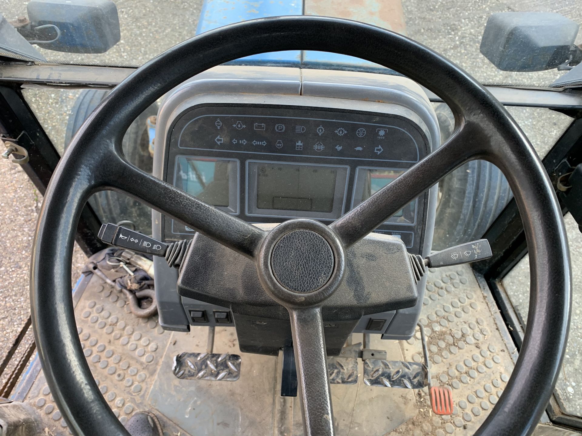 1993 Ford 7740 Powerstar SLE 2wd tractor L793 VKH, 4380 hours, 13.6R38 rear tyres with 60% tread, - Image 4 of 8