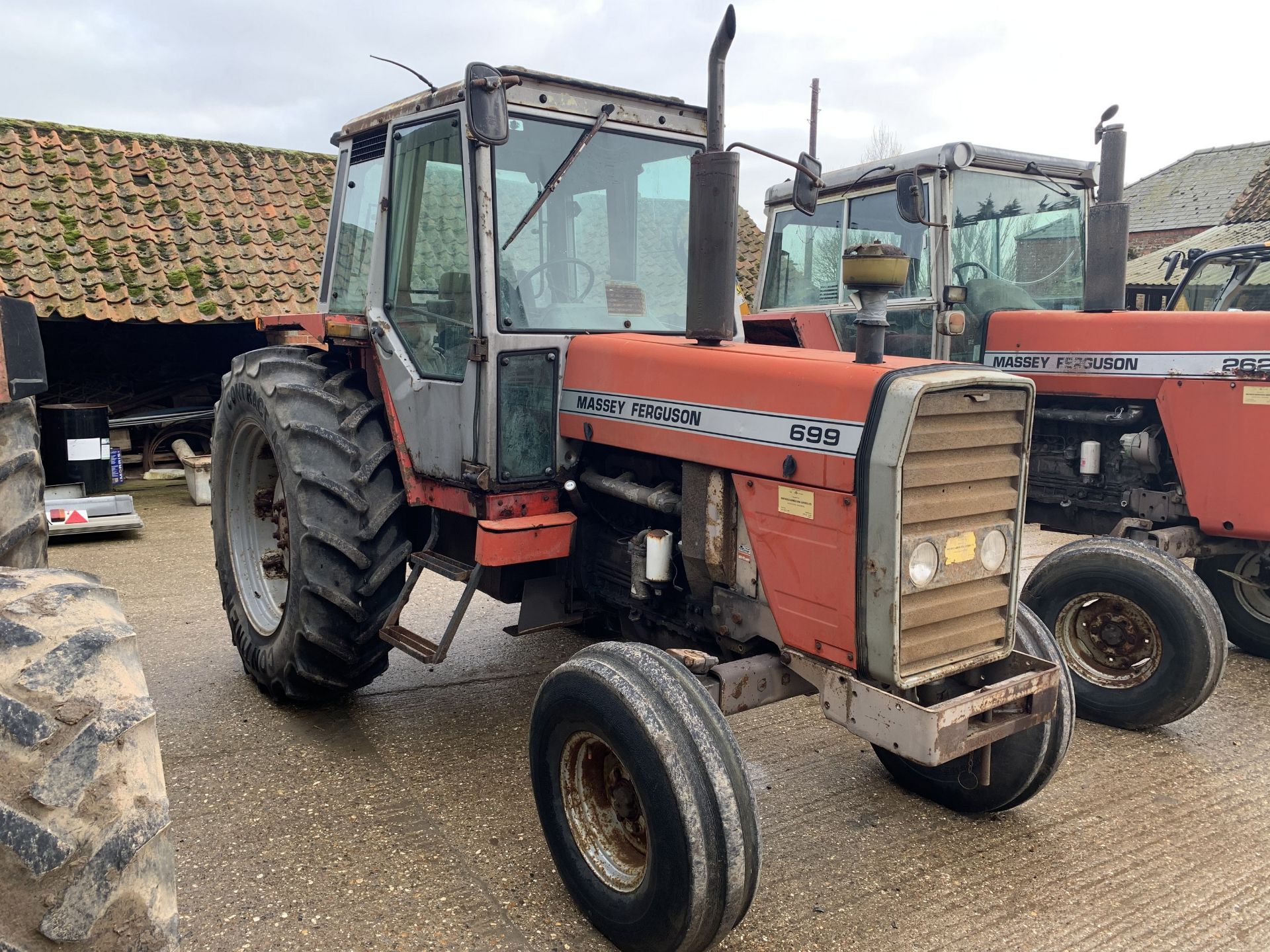 1985 Massey Ferguson 699 2wd tractor, C216 CAT, 7992 hours, runner, 420/85R38 rear tyres with - Image 7 of 7