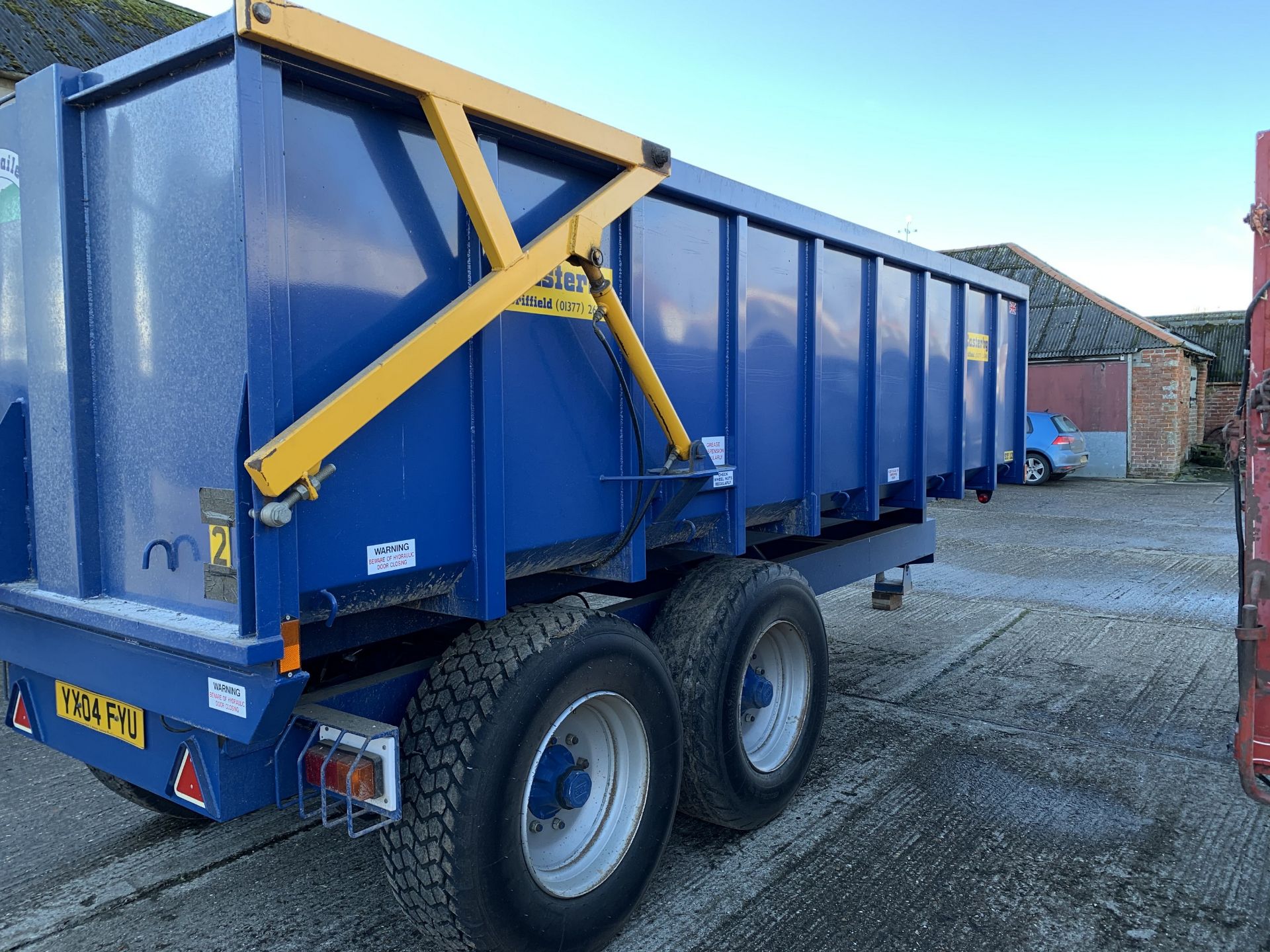 2004 Easterby twin axle 12 ton trailer, hydraulic hetch and sprung drawbar - Image 3 of 5