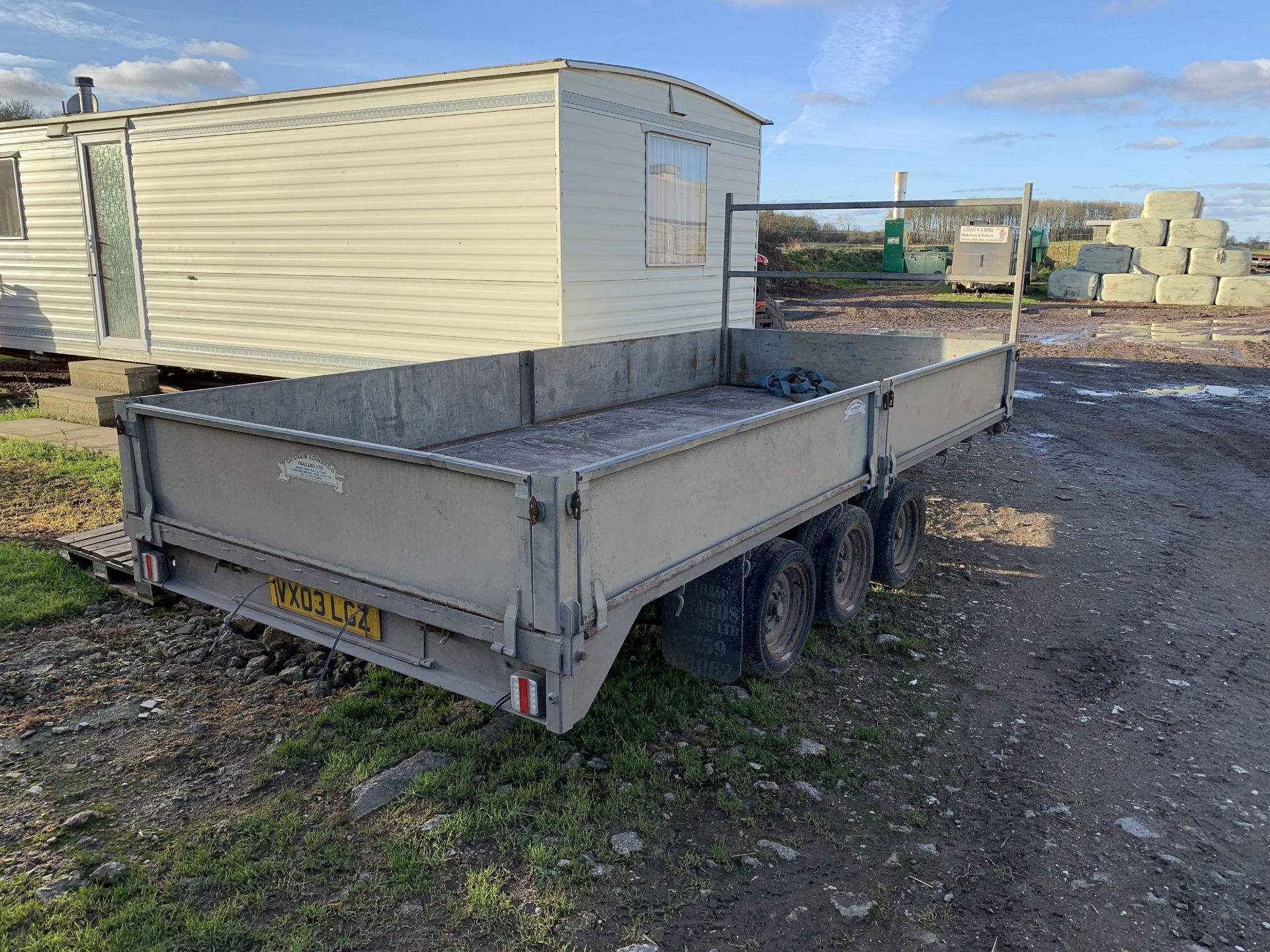 Graham Edwards 14' triaxle flatbed trailer with dropsides, vehicle ramps & LED mag lights NO VAT - Image 4 of 4